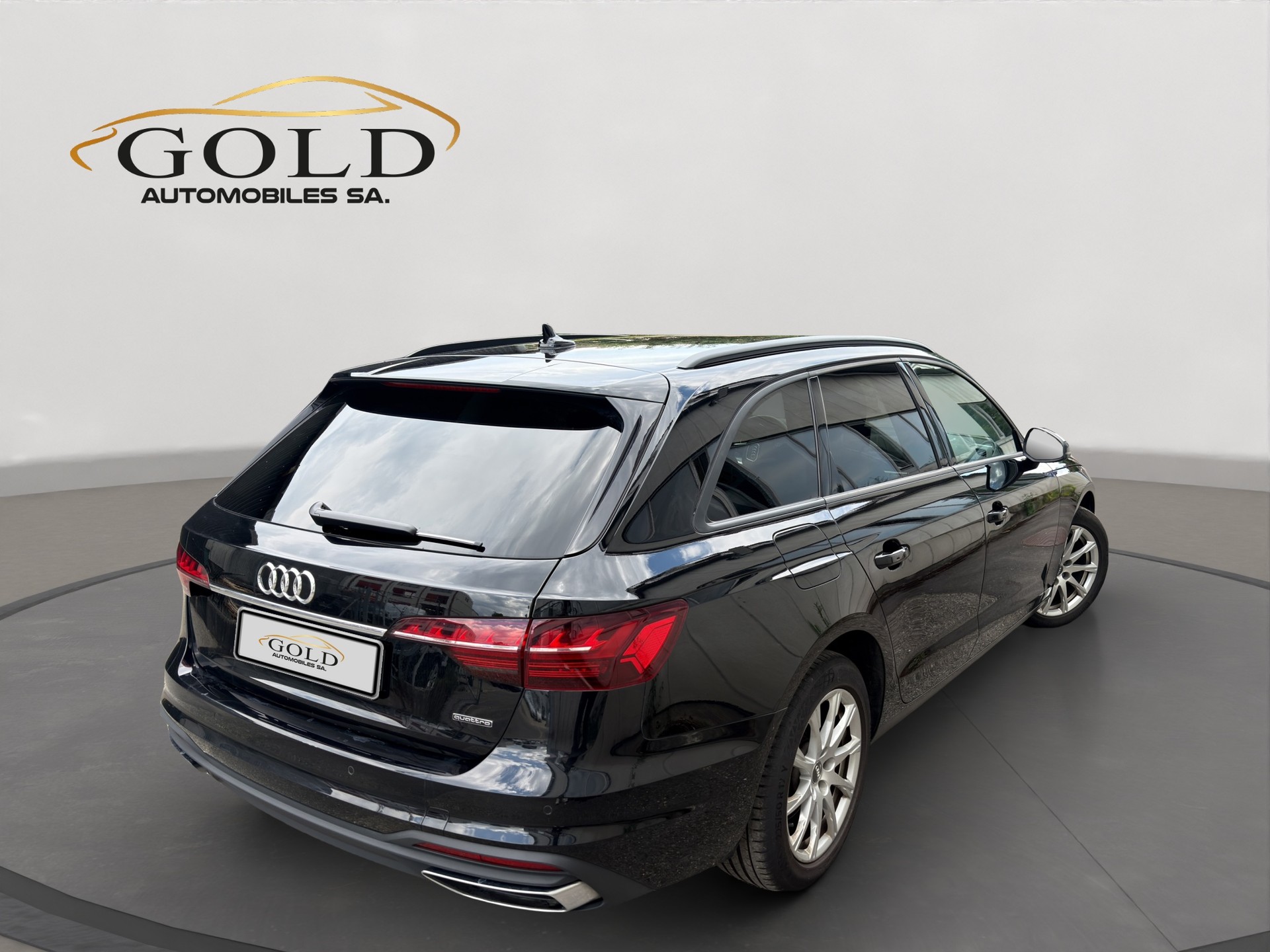 AUDI A4 Avant 40 TDI Attraction quattro S-tronic-image-1
