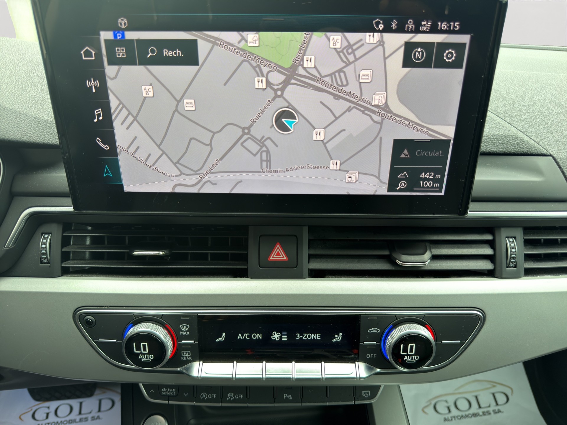 AUDI A4 Avant 40 TDI Attraction quattro S-tronic-image-14