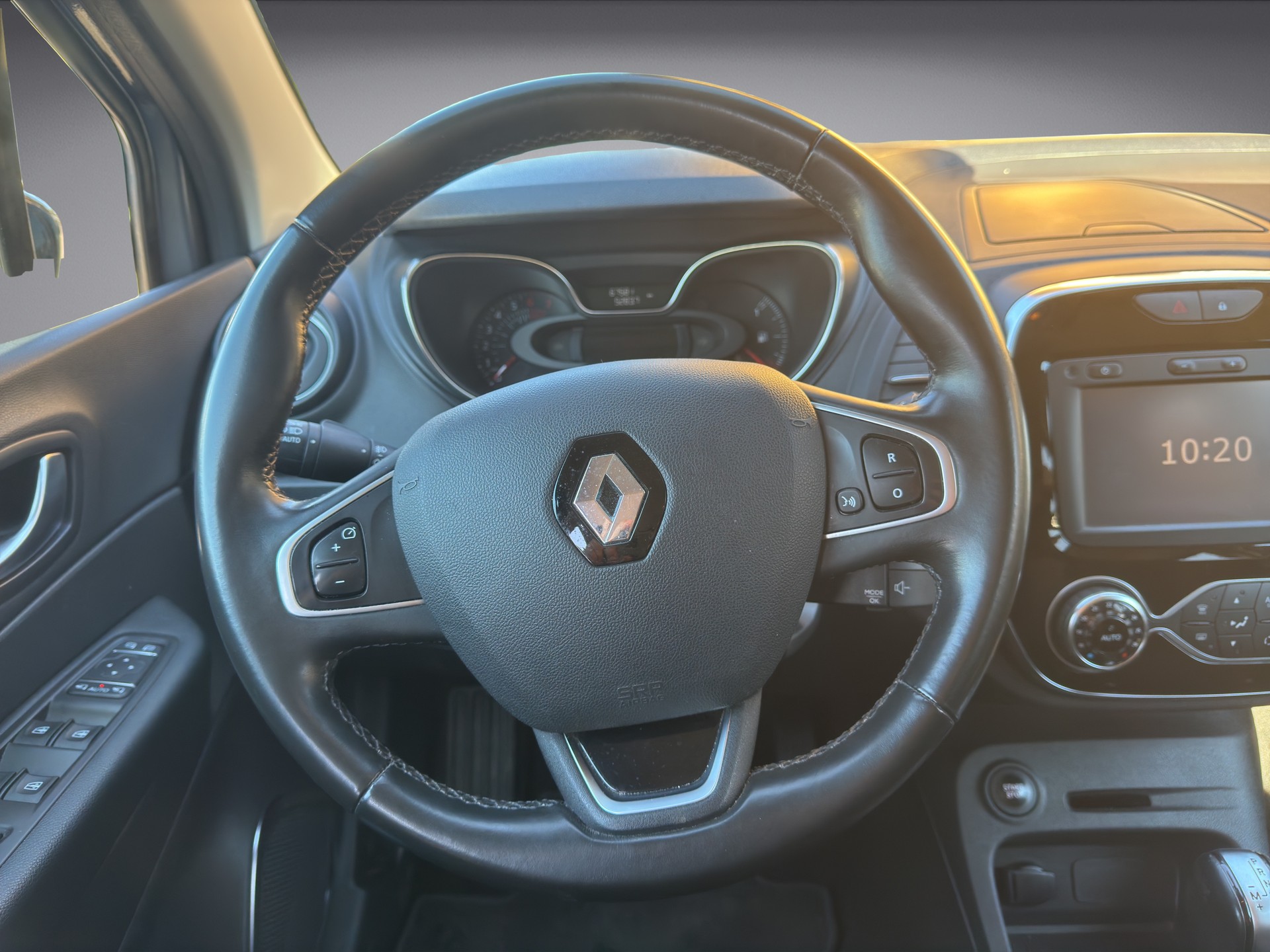 RENAULT Captur 1.2 TCe Intens EDC S/S-image-7