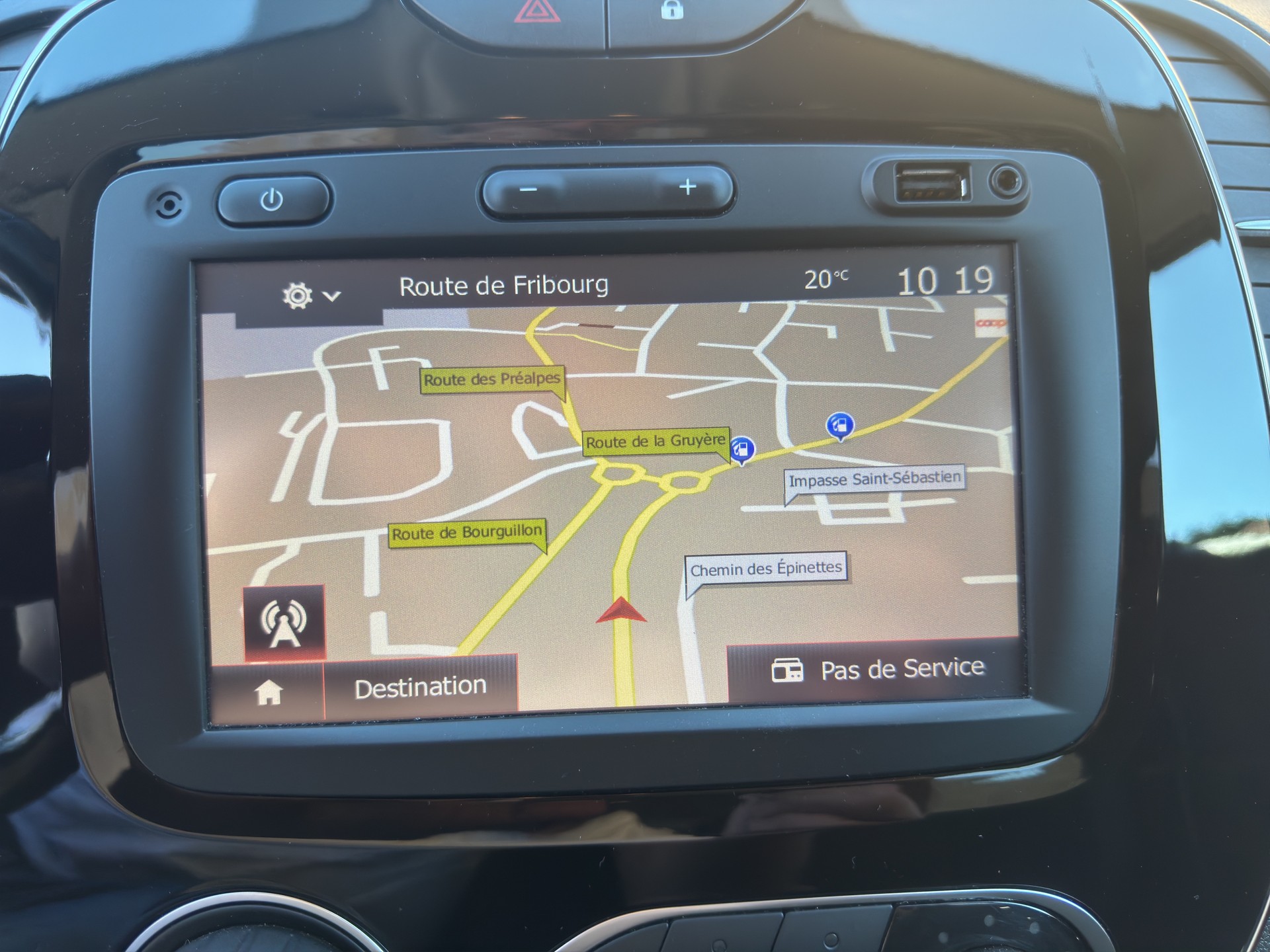 RENAULT Captur 1.2 TCe Intens EDC S/S-image-8