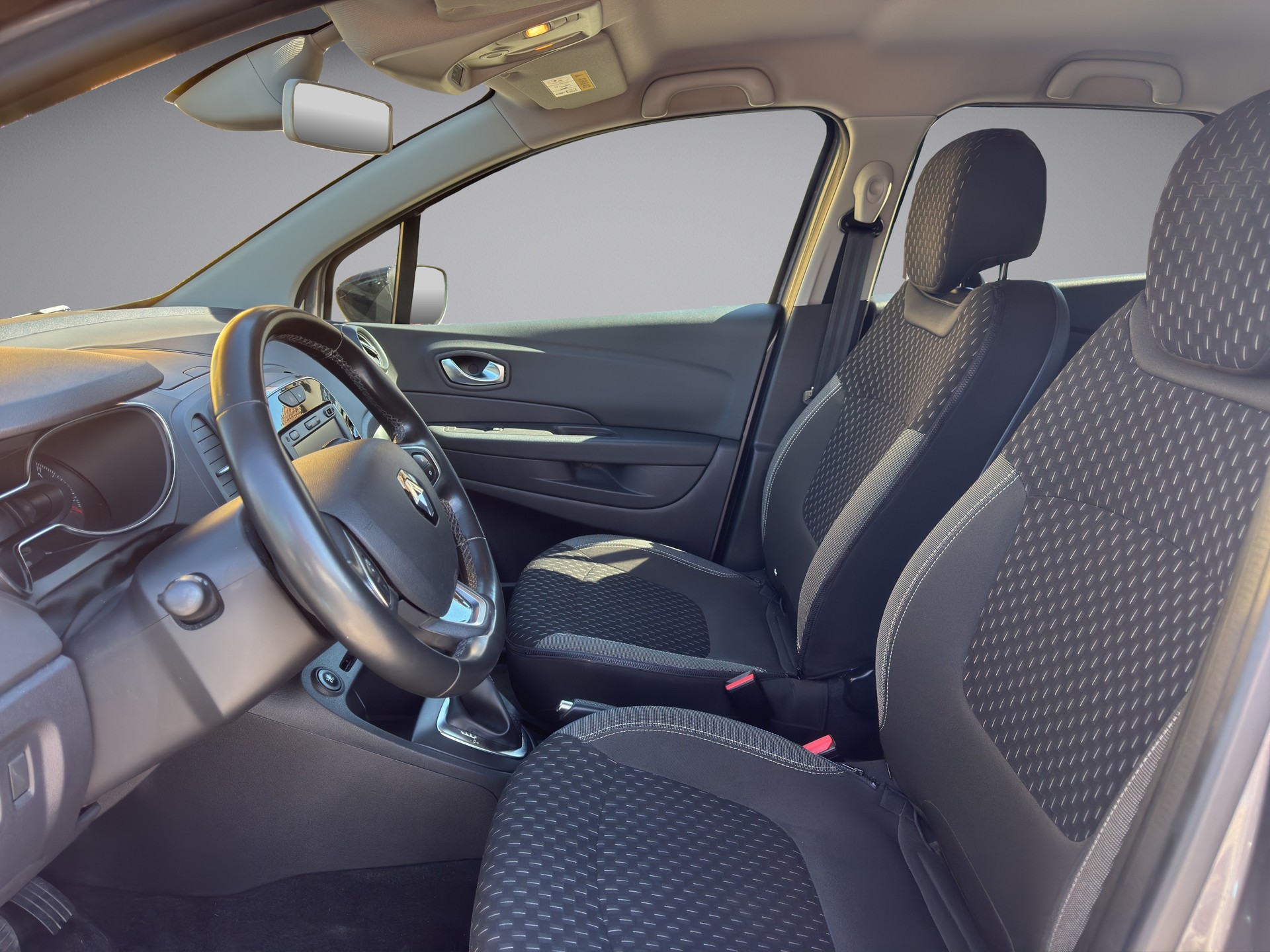 RENAULT Captur 1.2 TCe Intens EDC S/S-image-5