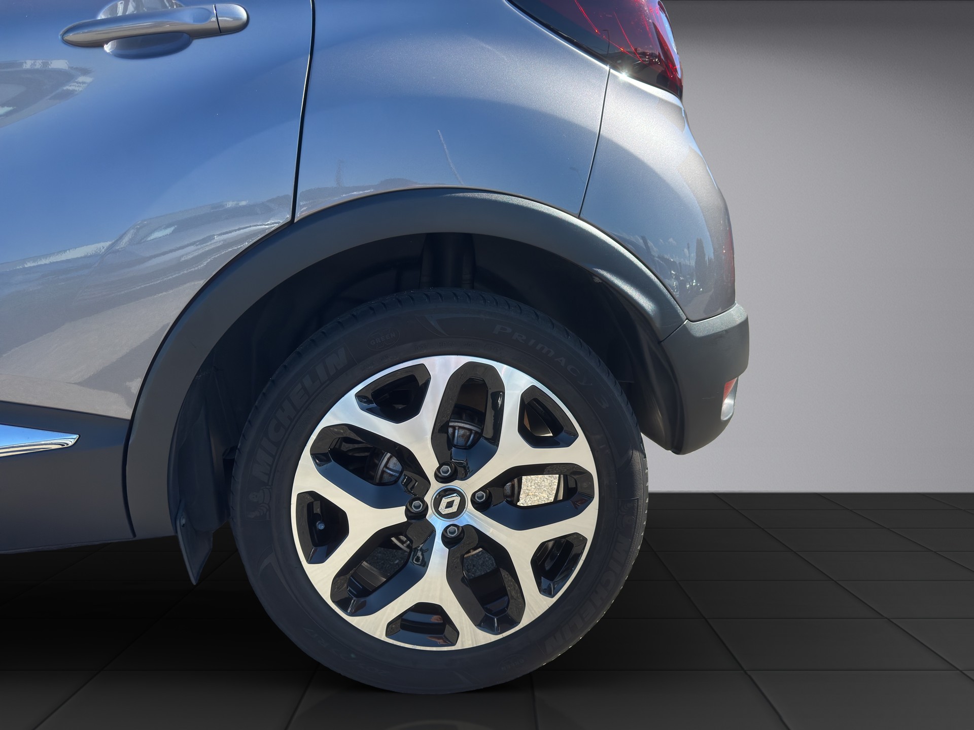 RENAULT Captur 1.2 TCe Intens EDC S/S-image-3