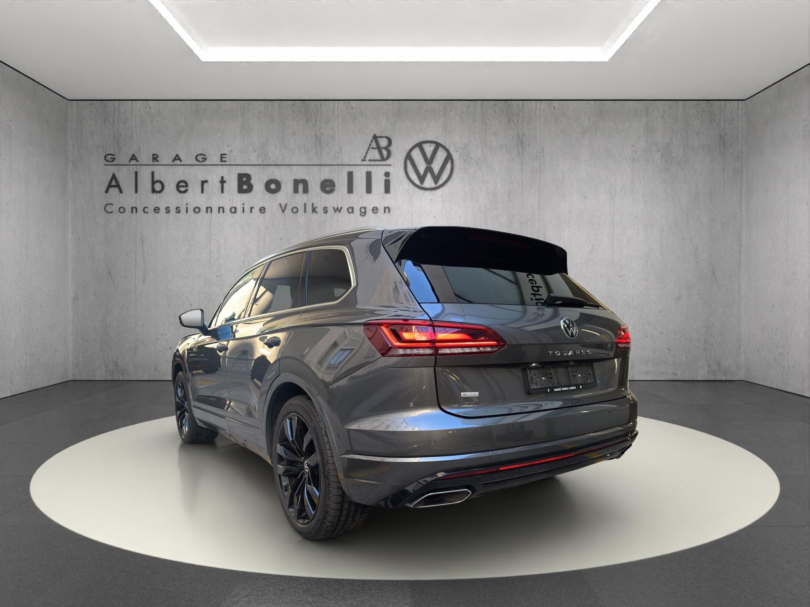 VW Touareg 3.0 TDI R Line 75 Edition Tiptronic-image-3