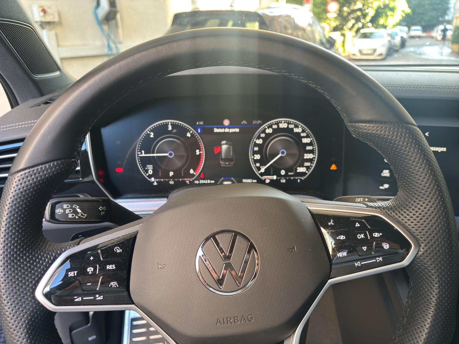 VW Touareg 3.0 TDI R Line 75 Edition Tiptronic-image-5