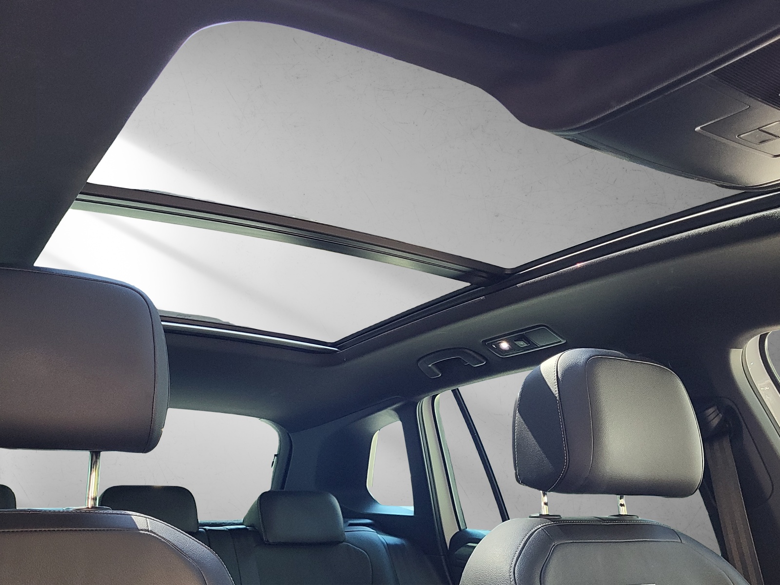 VW Tiguan Highline R-Line 2.0TDI 190PS DSG 4Motion-image-10
