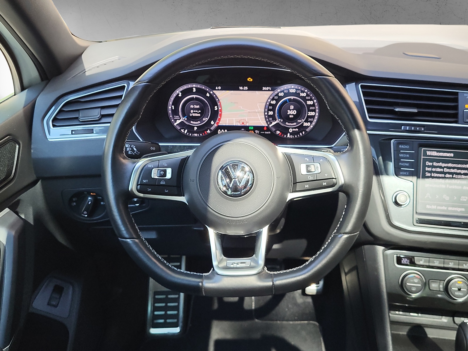 VW Tiguan Highline R-Line 2.0TDI 190PS DSG 4Motion-image-12