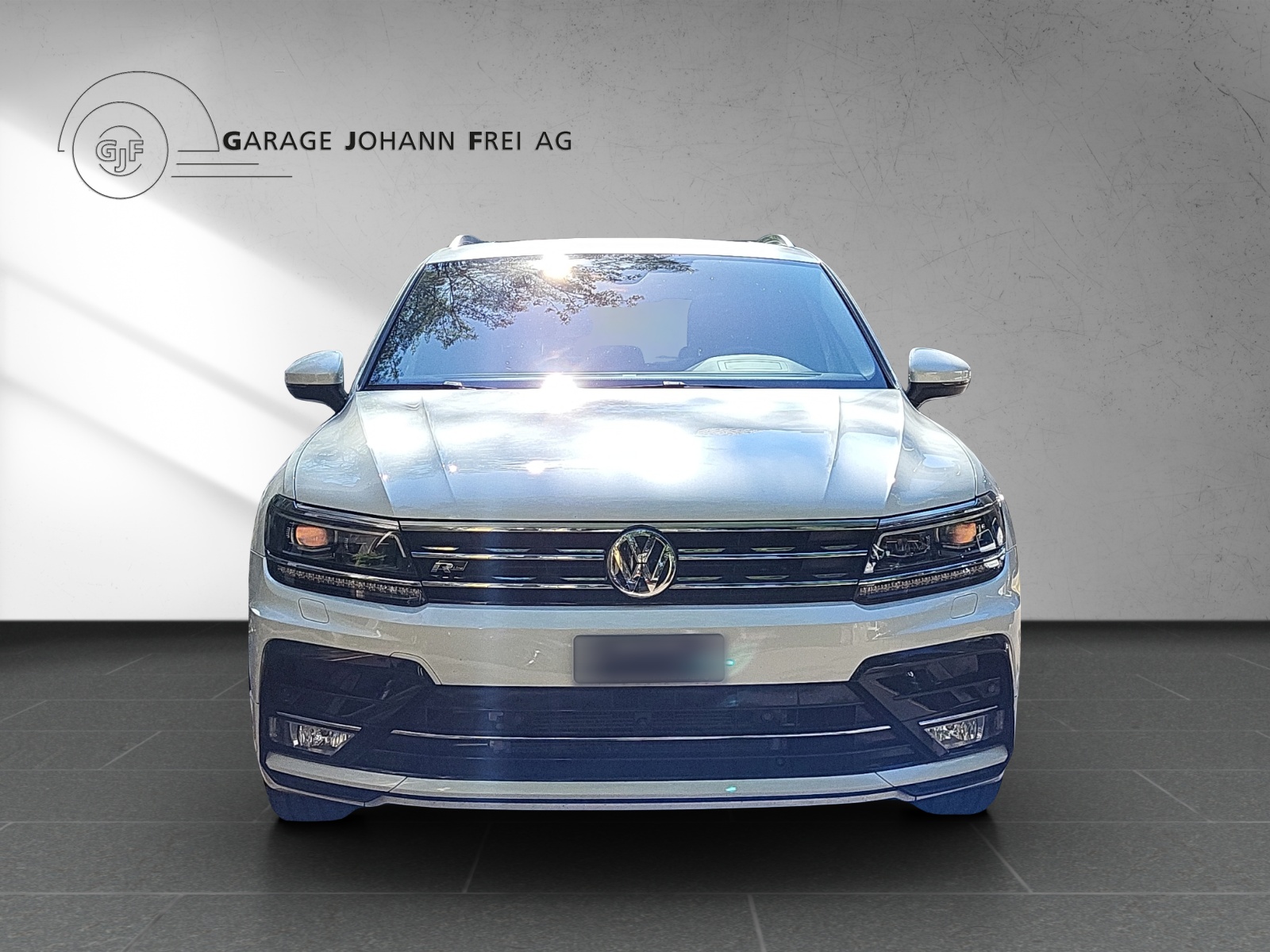 VW Tiguan Highline R-Line 2.0TDI 190PS DSG 4Motion-image-6