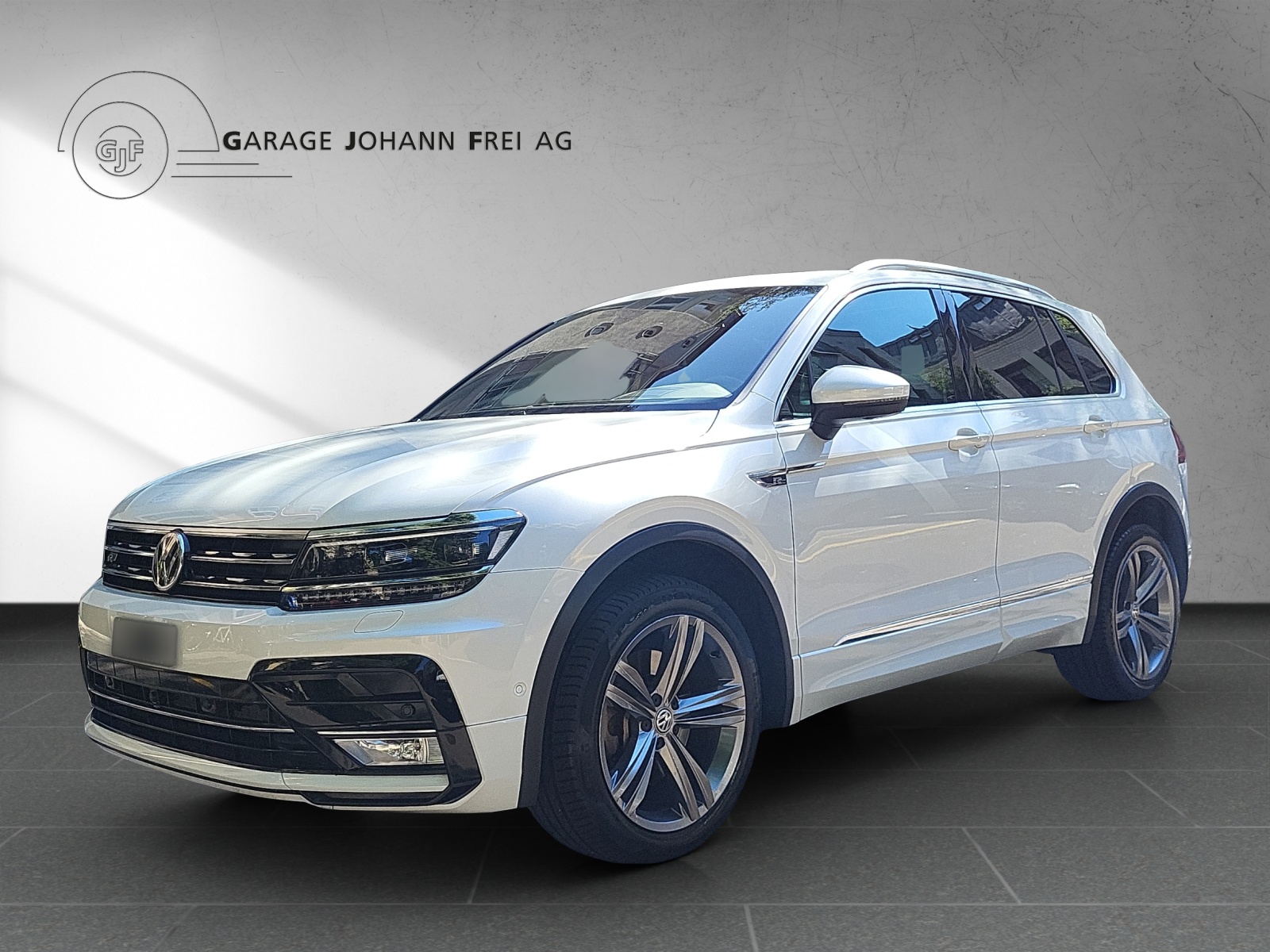 VW Tiguan Highline R-Line 2.0TDI 190PS DSG 4Motion-image-0