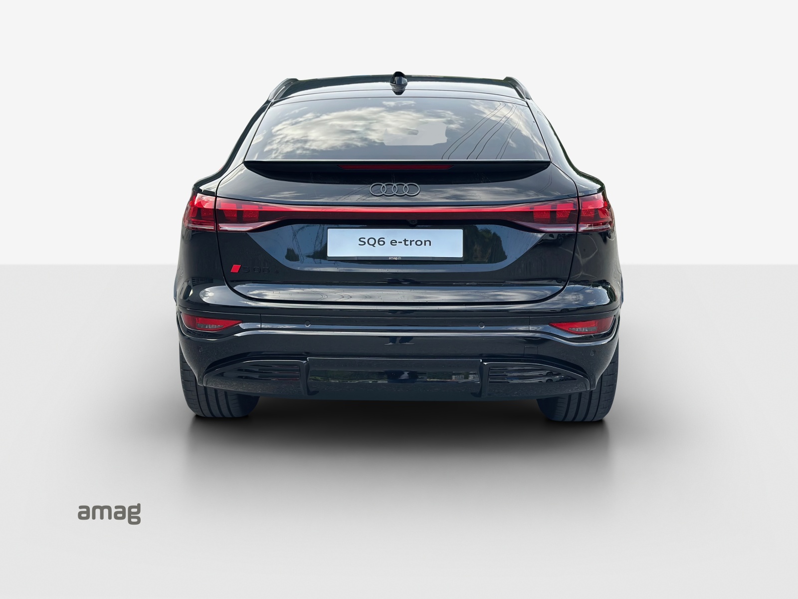 AUDI SQ6 Sportback e-tron quattro-showroom-element-3