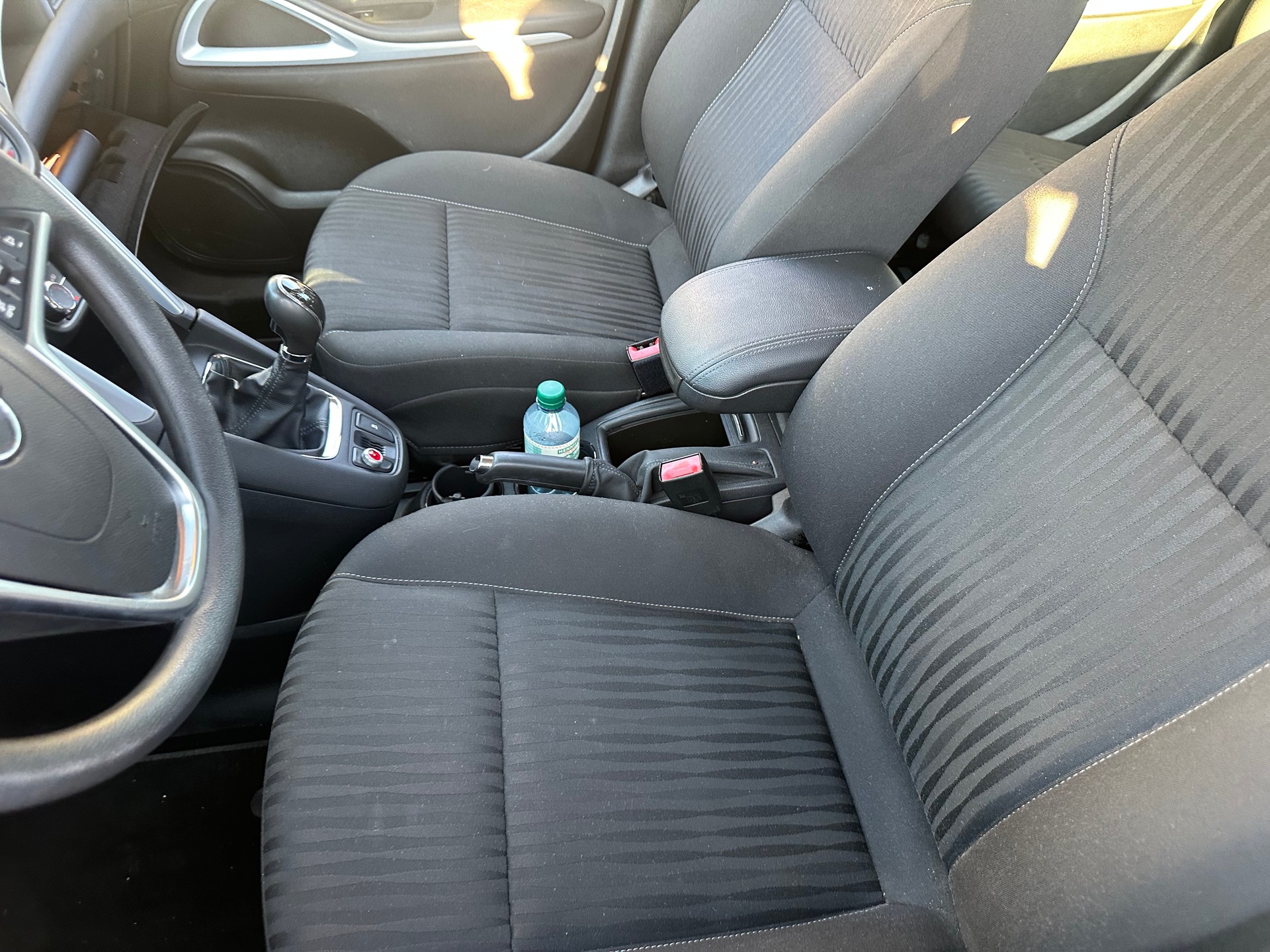 VOLVO V60 D6 AWD Plug-in Hybrid Summum Geartronic-image-13