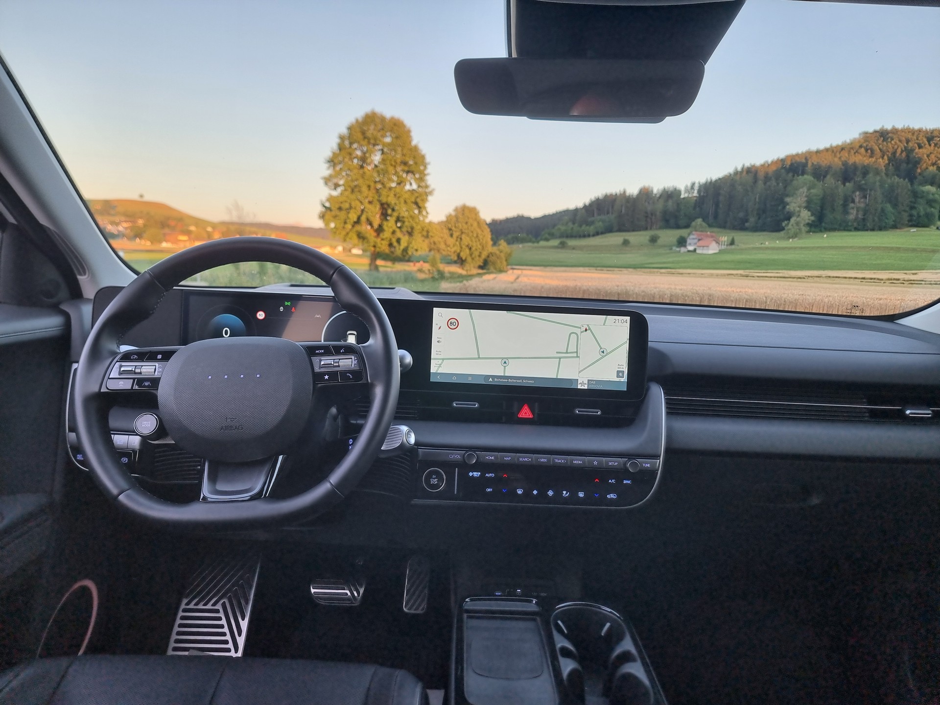 HYUNDAI Ioniq 5 84 kWh Amplia 2WD-image-3