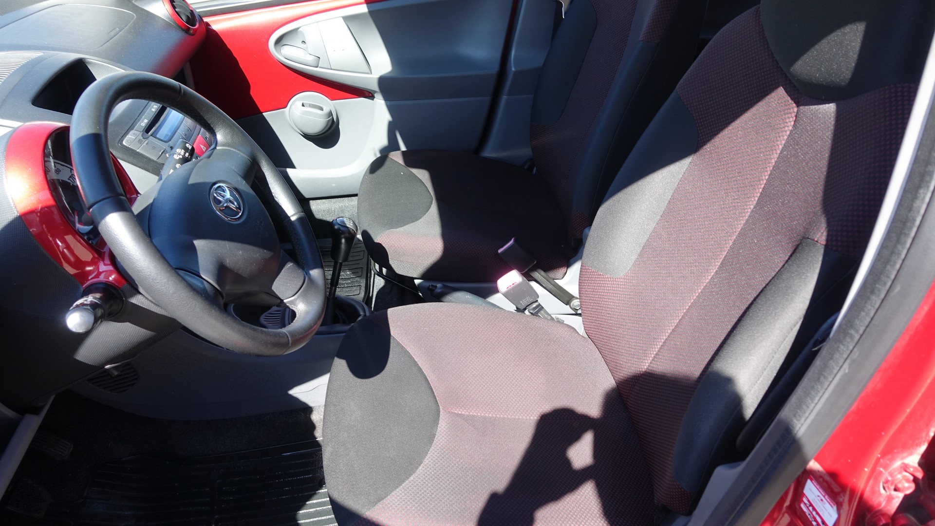 TOYOTA Aygo 1.0 Linea Luna Red-image-6