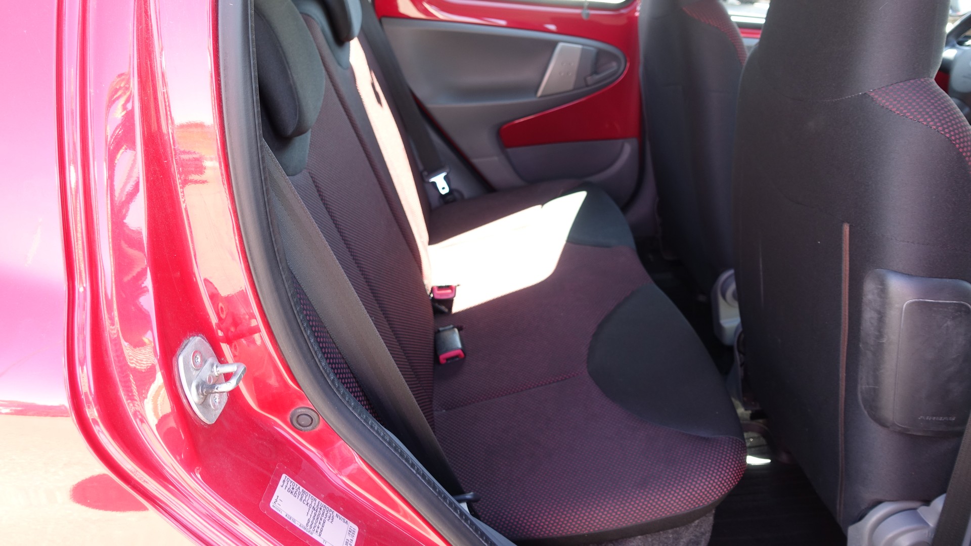 TOYOTA Aygo 1.0 Linea Luna Red-image-9