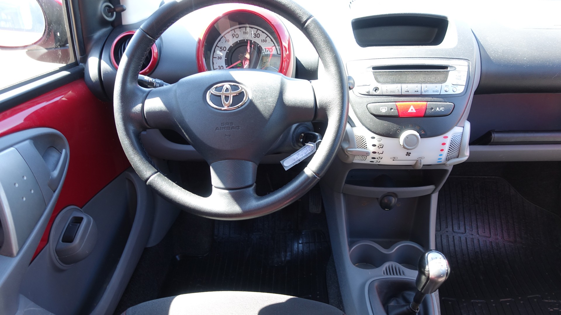 TOYOTA Aygo 1.0 Linea Luna Red-image-5