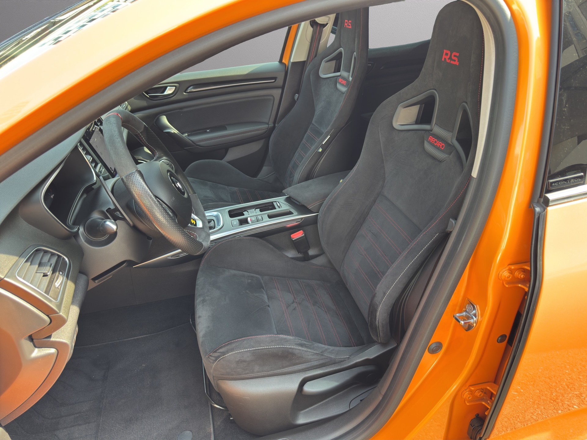 RENAULT Mégane Trophy 300 EDC-image-10