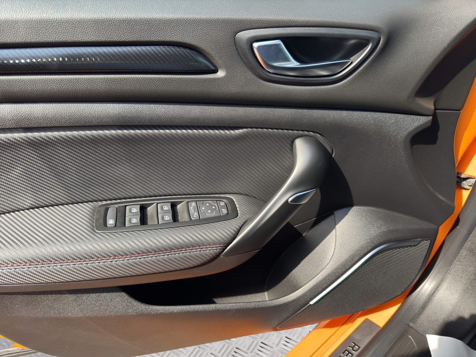 RENAULT Mégane Trophy 300 EDC-image-9