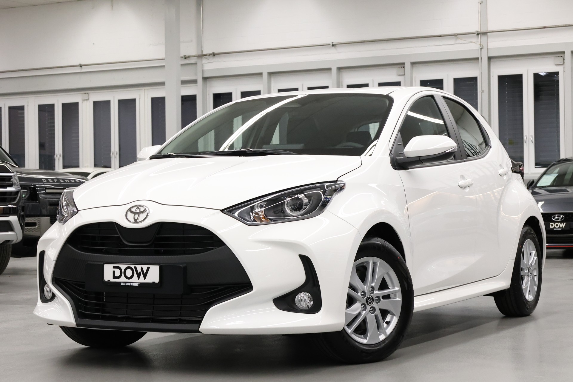 TOYOTA Yaris 1.5 Active Drive e-CVT-image-0