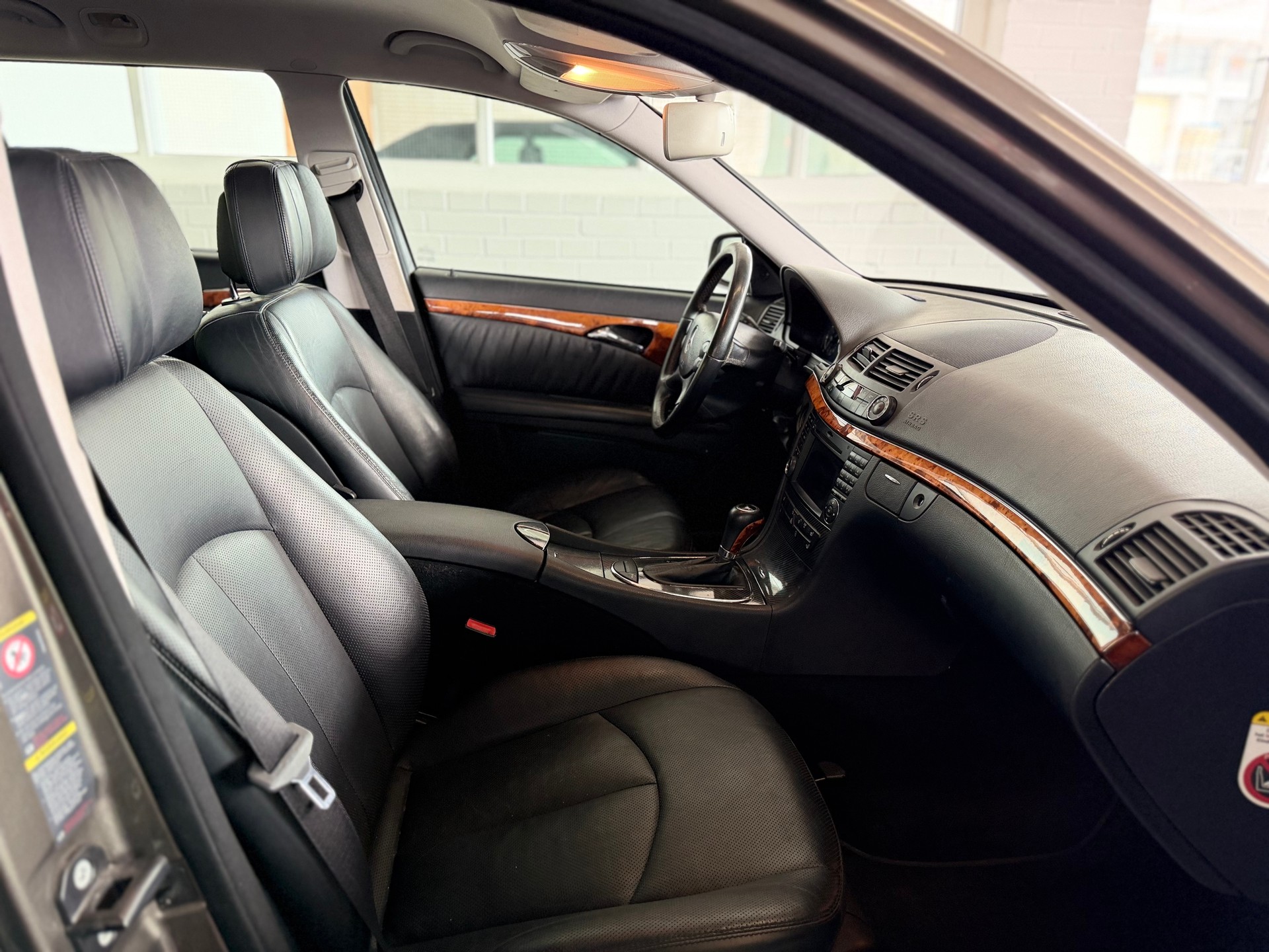 MERCEDES-BENZ E 350 Elégance 4Matic Automatic-image-7