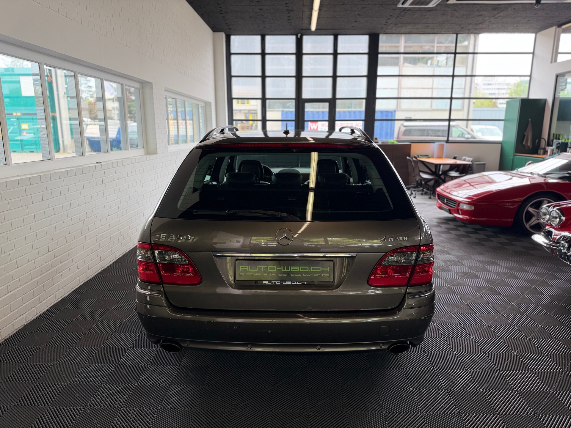 MERCEDES-BENZ E 350 Elégance 4Matic Automatic-image-3