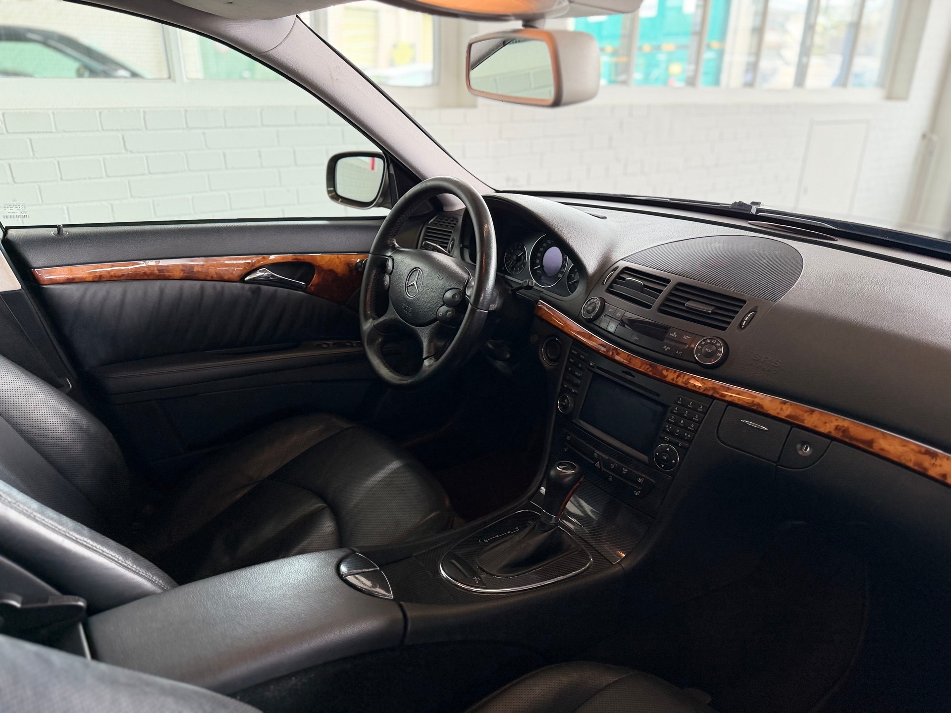 MERCEDES-BENZ E 350 Elégance 4Matic Automatic-image-8