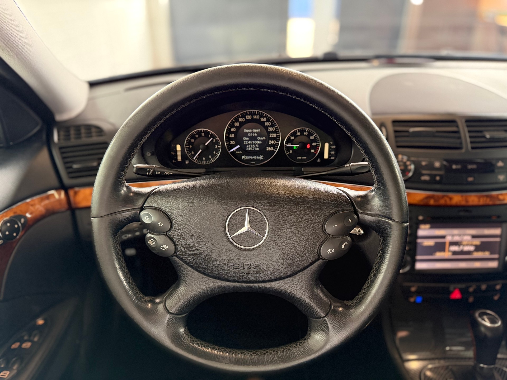 MERCEDES-BENZ E 350 Elégance 4Matic Automatic-image-12