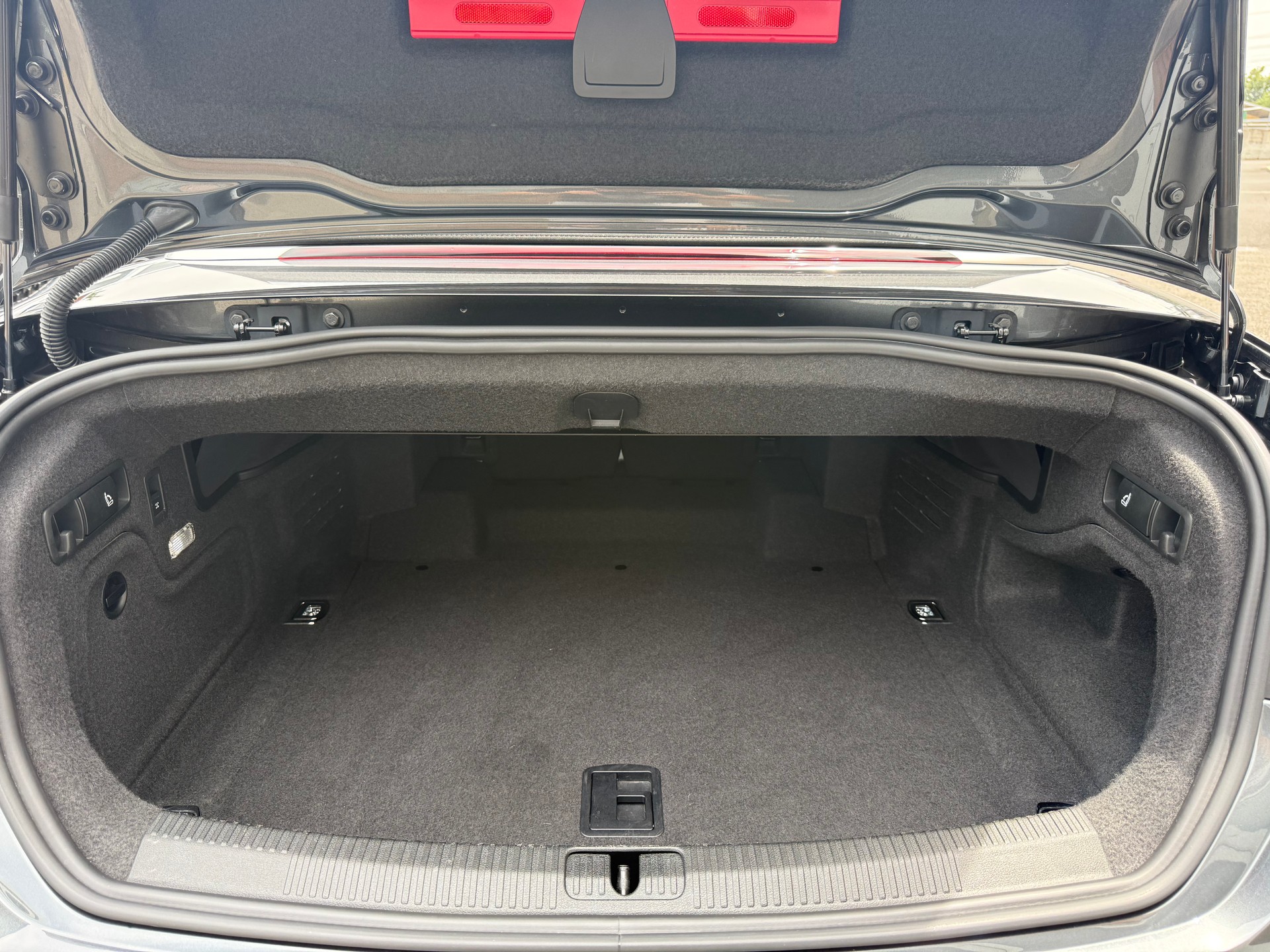 AUDI A5 Cabriolet 40 TFSI S-Line S-tronic-image-13