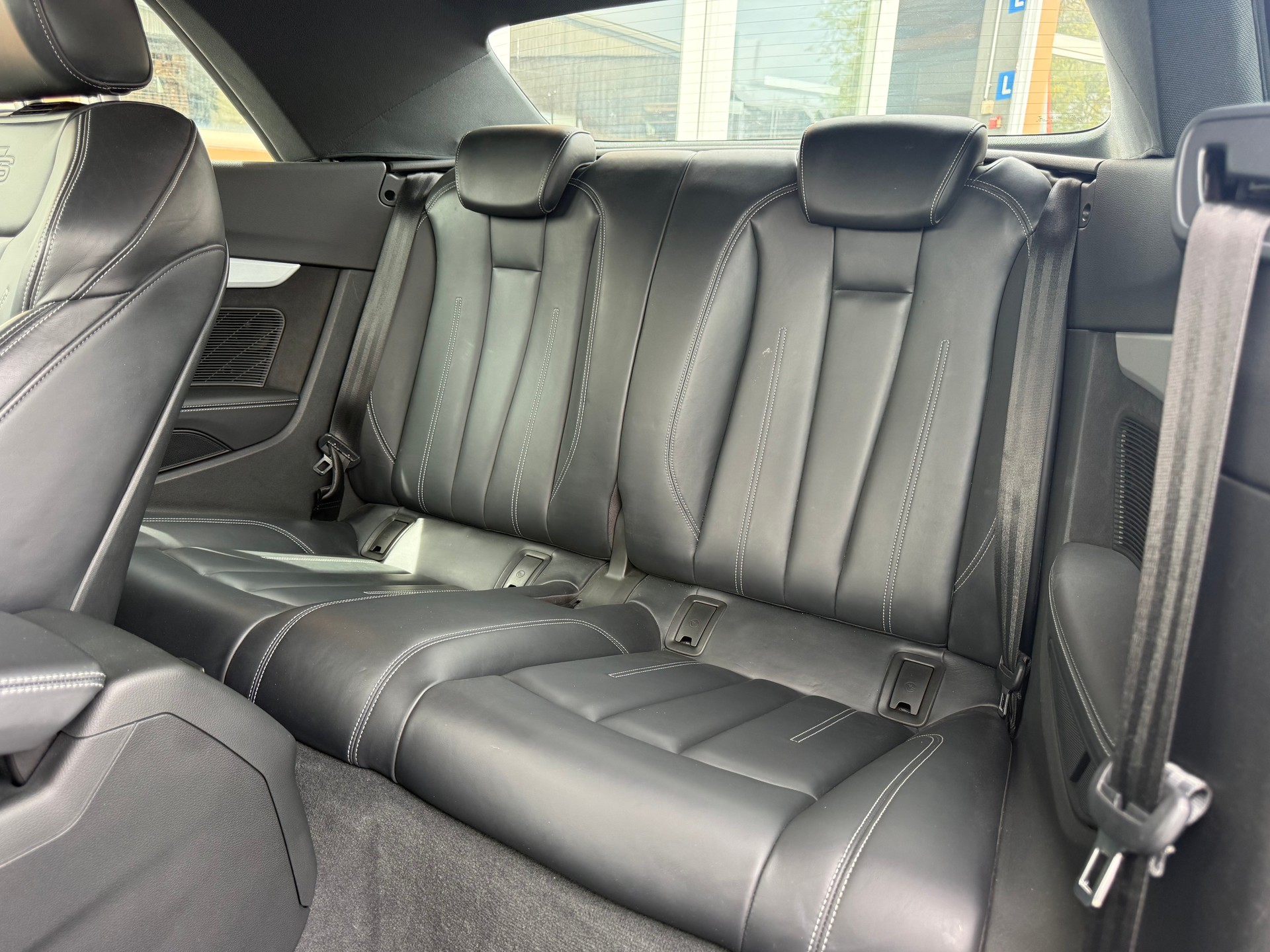 AUDI A5 Cabriolet 40 TFSI S-Line S-tronic-image-6