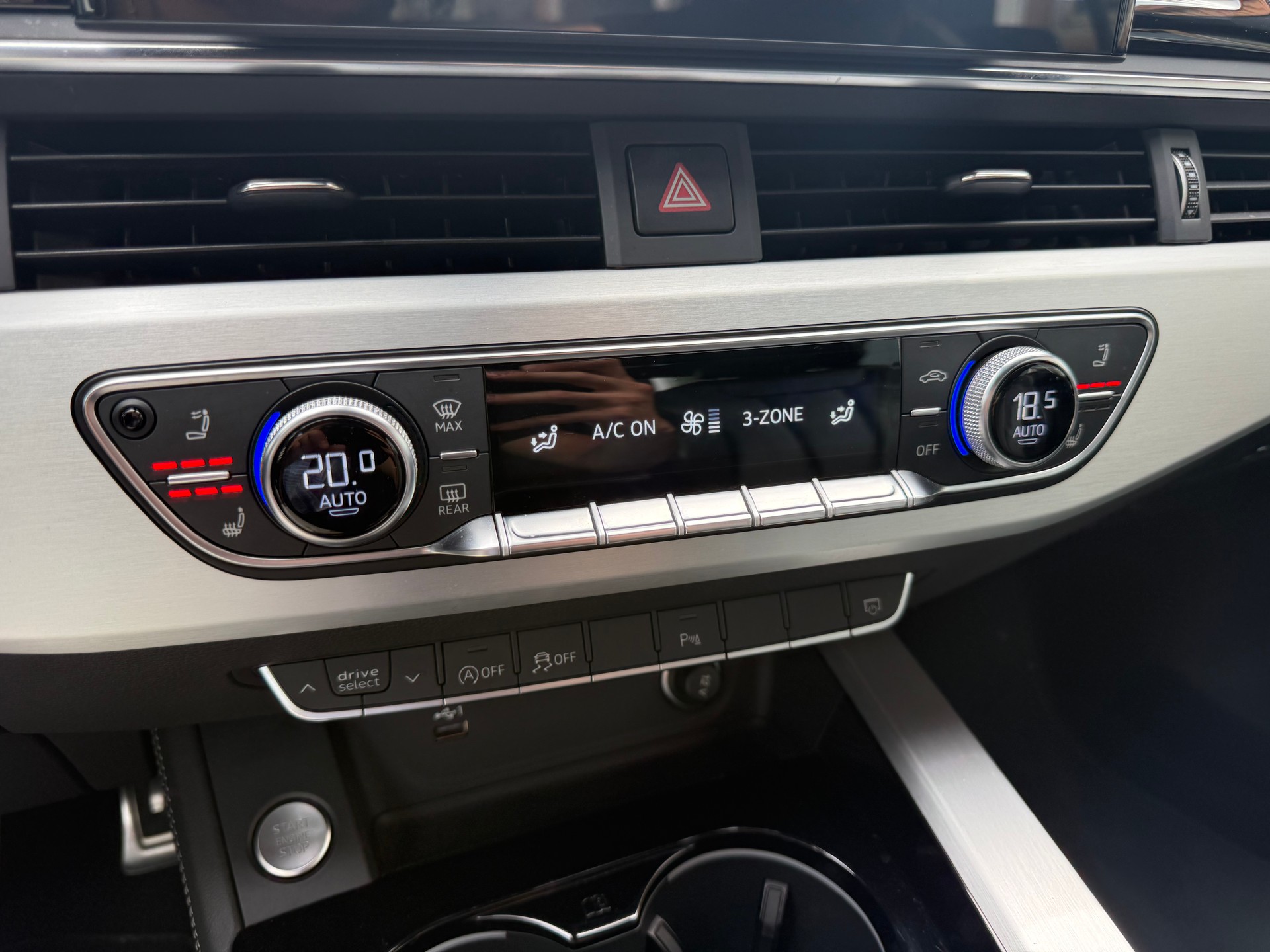 AUDI A5 Cabriolet 40 TFSI S-Line S-tronic-image-9