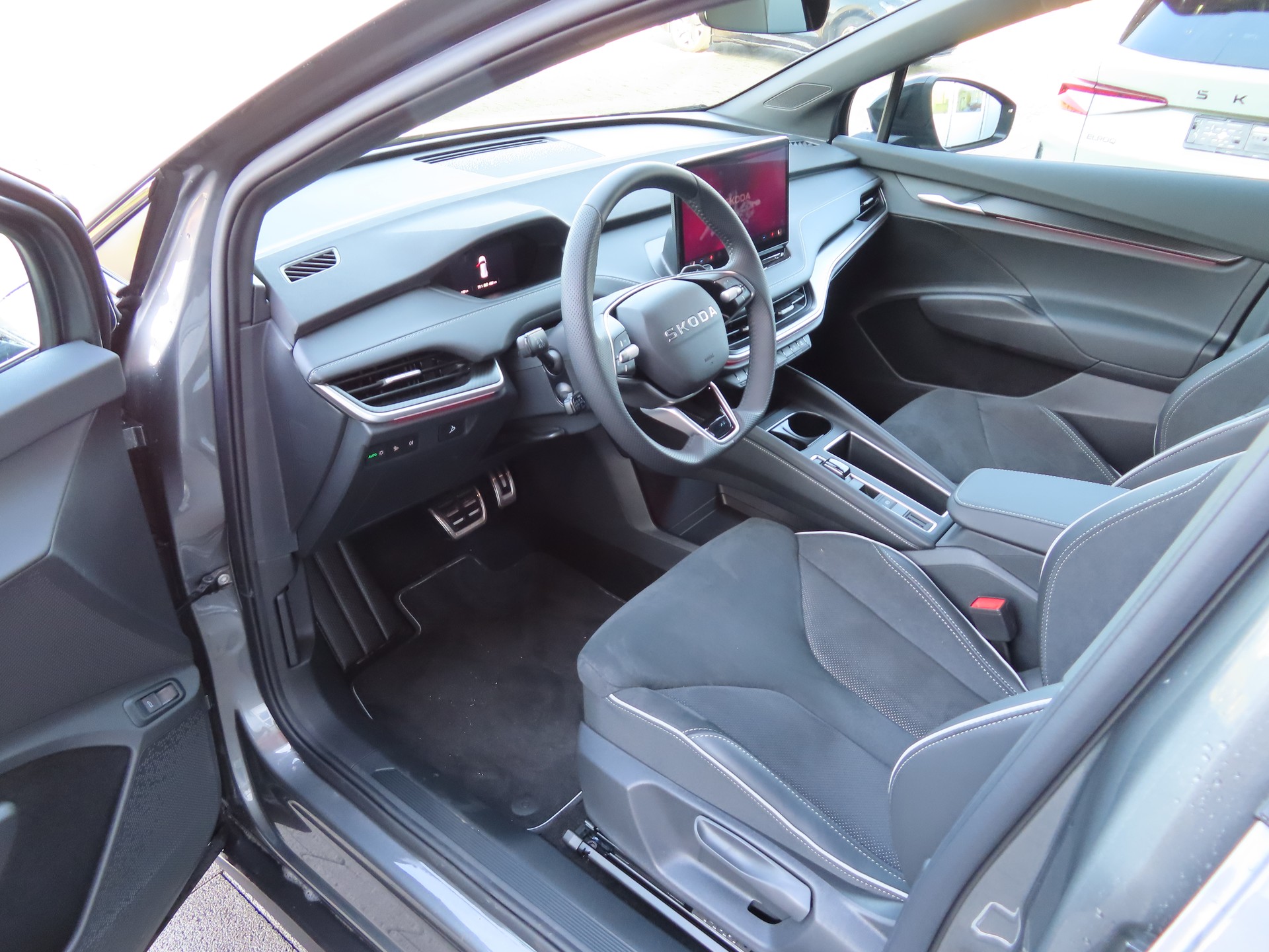 SKODA Elroq 85x Sportline 4x4-image-5