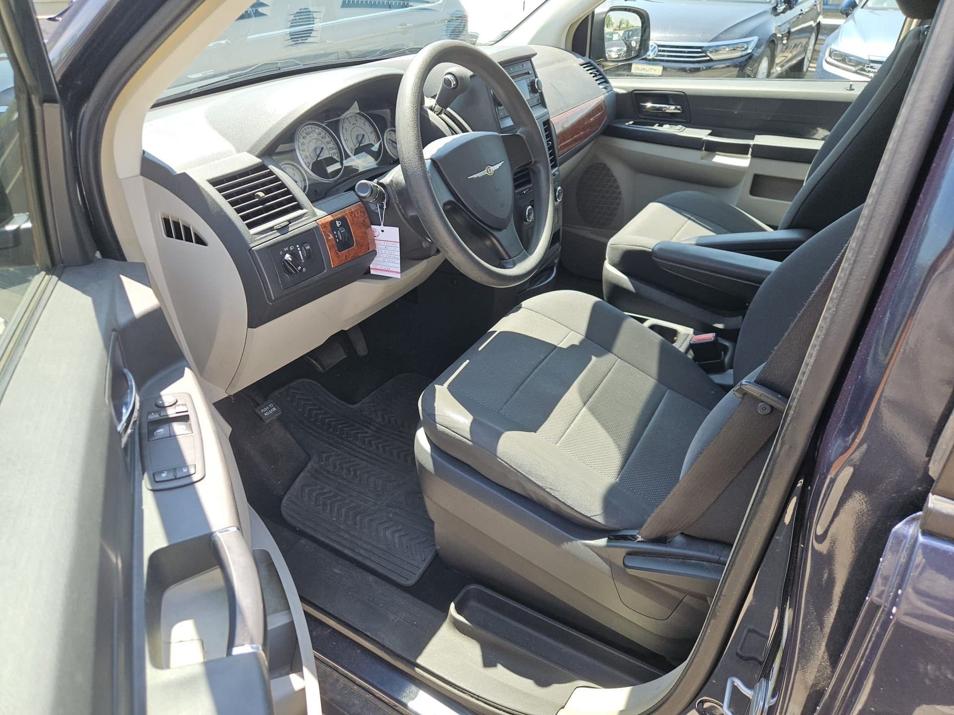 CHRYSLER Grand Voyager 3.8 Classic Line Plus Automatic-image-11