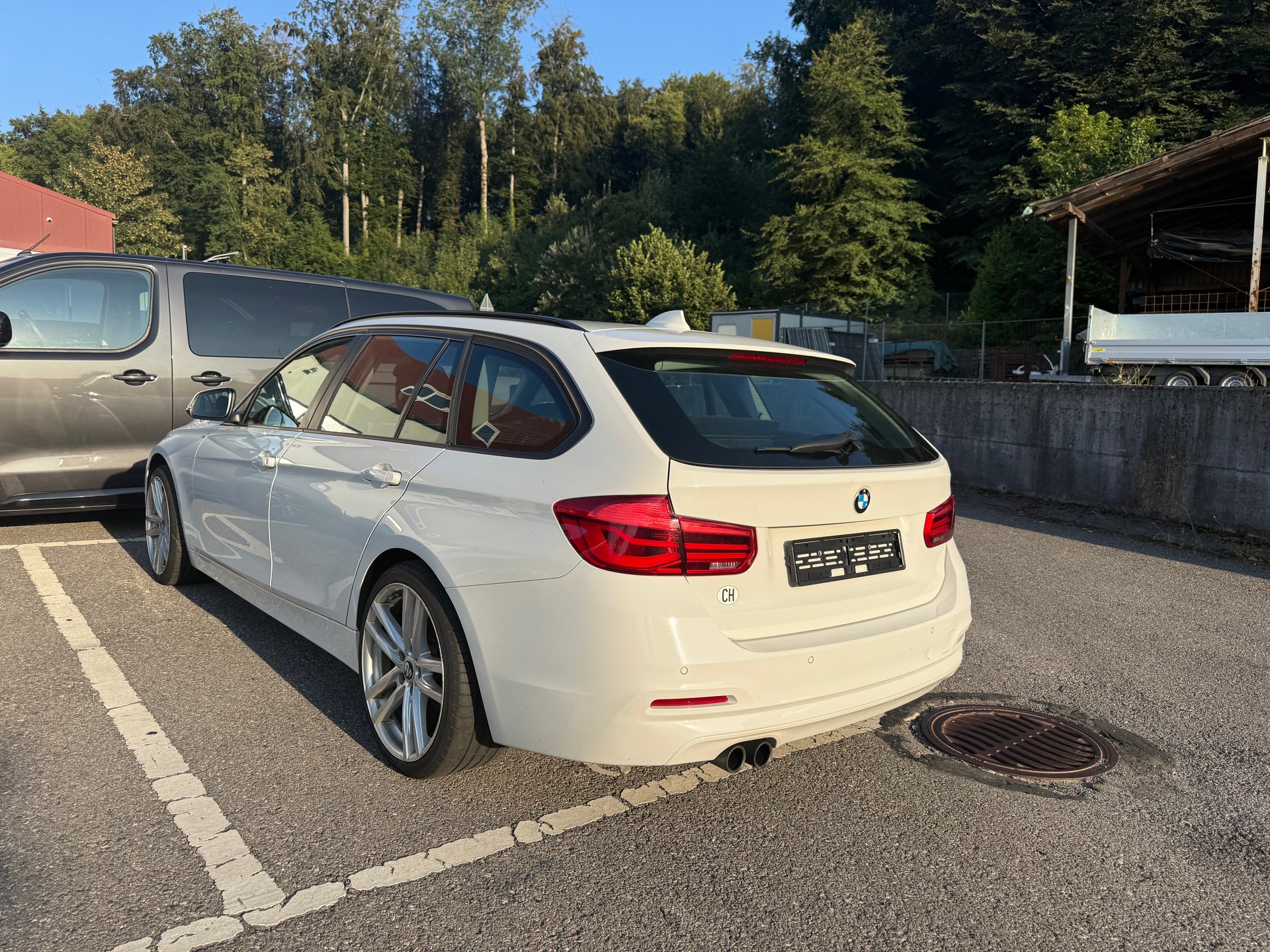 BMW 320d xDrive Touring Steptronic-image-6