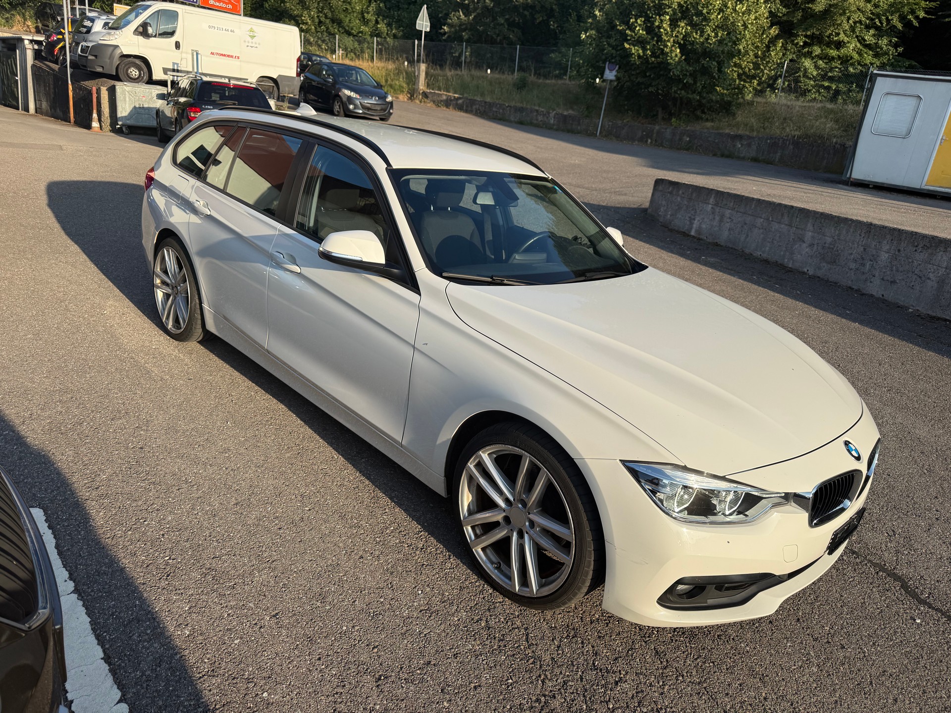 BMW 320d xDrive Touring Steptronic-image-4