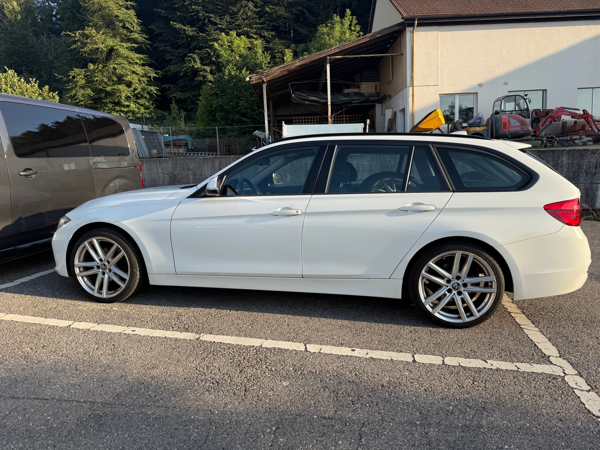 BMW 320d xDrive Touring Steptronic-image-7
