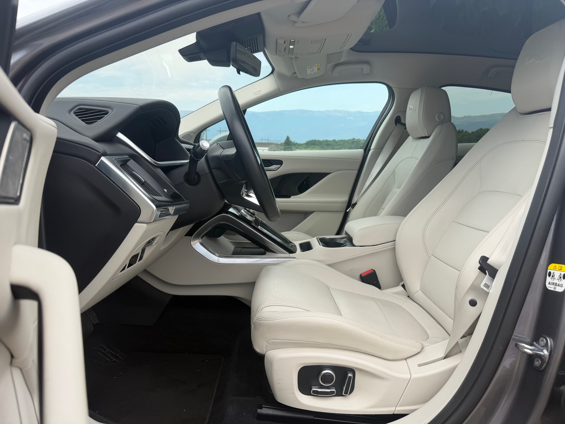 JAGUAR I-Pace EV400 HSE AWD-image-11