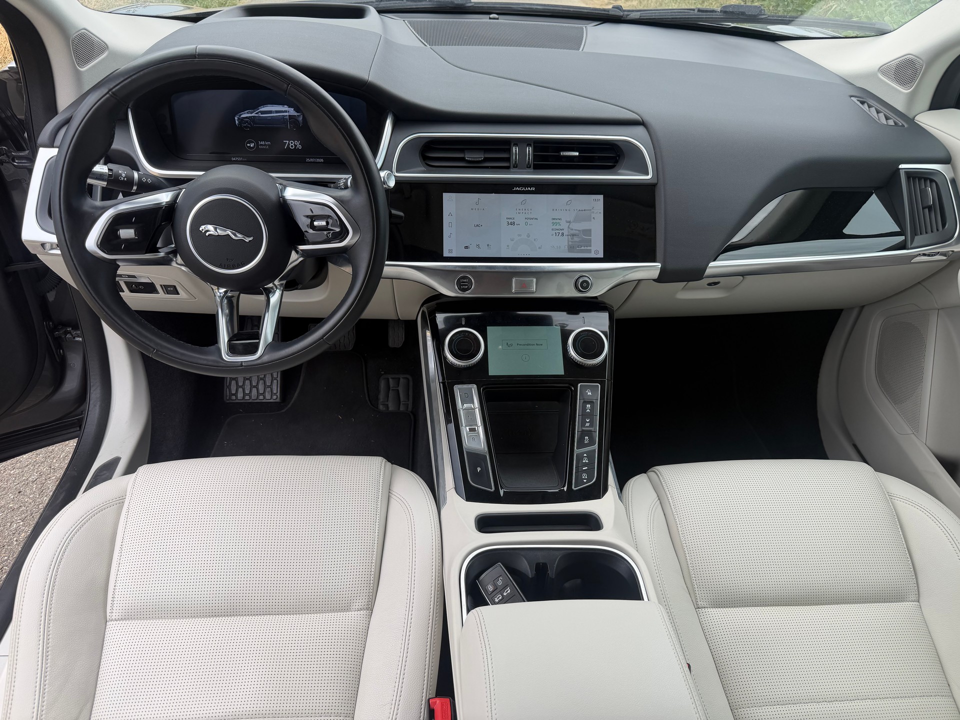 JAGUAR I-Pace EV400 HSE AWD-image-14