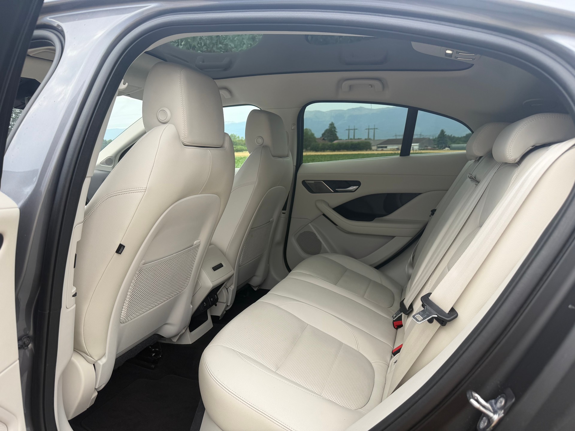 JAGUAR I-Pace EV400 HSE AWD-image-13
