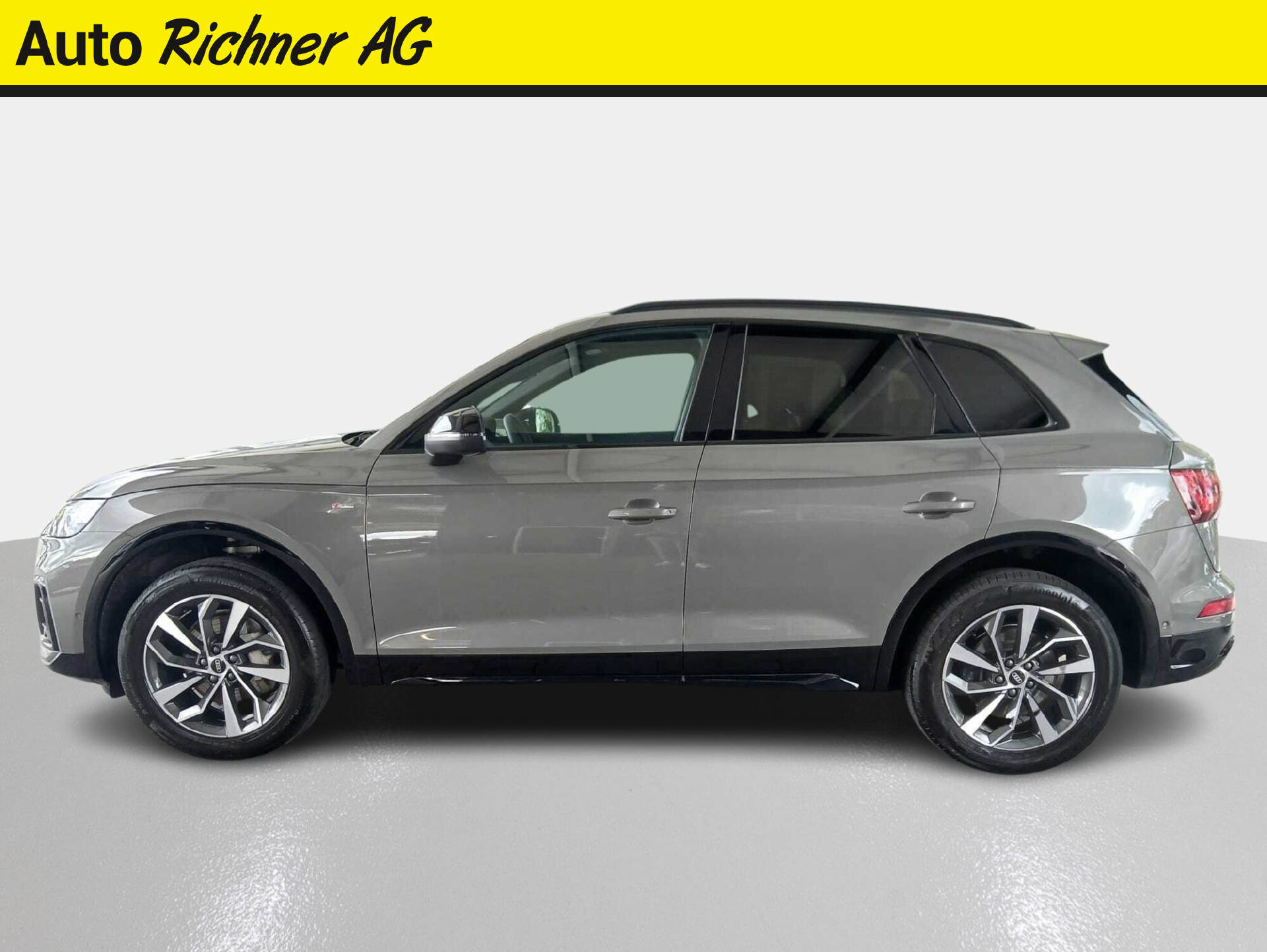 AUDI Q5 2.0 40 TFSI S Line quattro S-Tronic-image-2