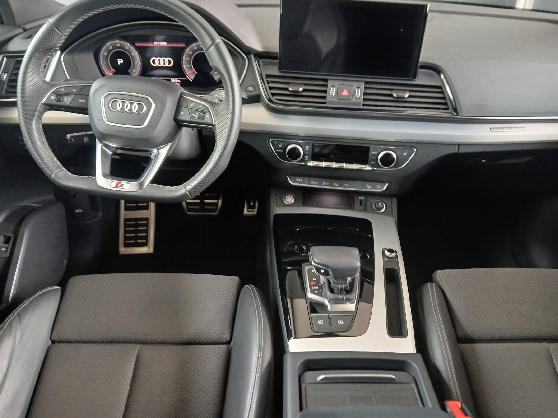 AUDI Q5 2.0 40 TFSI S Line quattro S-Tronic-image-8