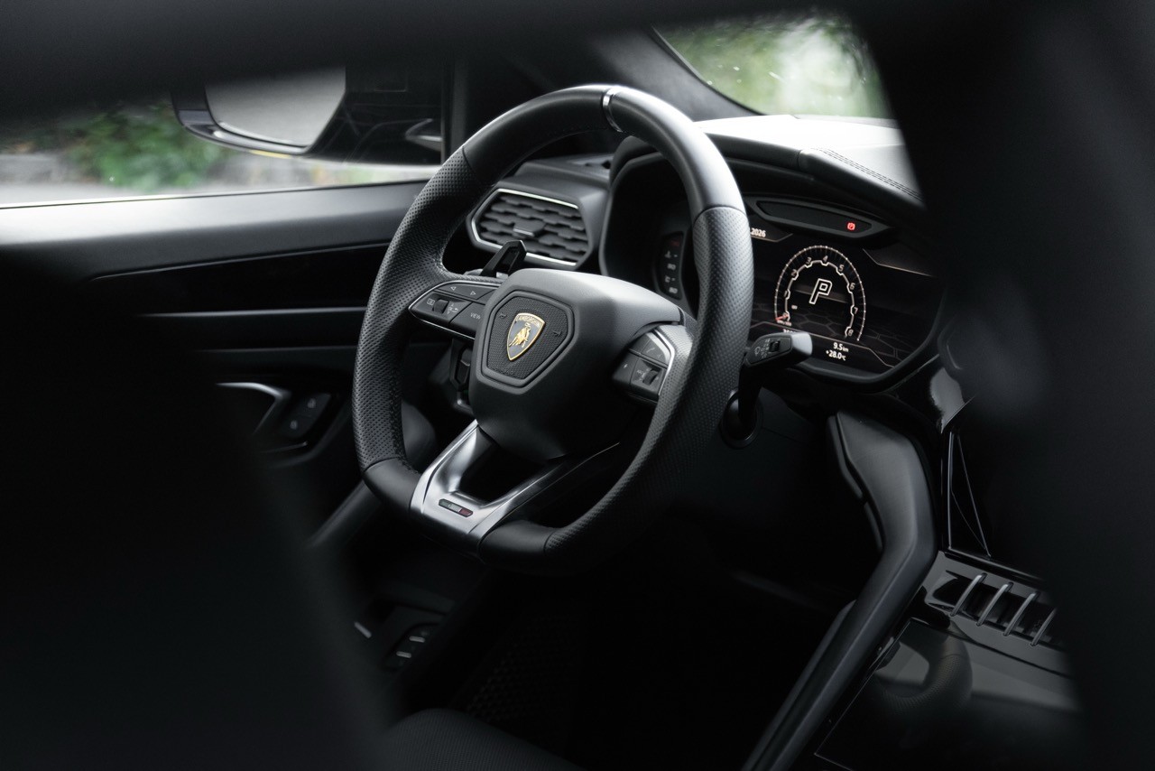 LAMBORGHINI 636 Urus-image-2