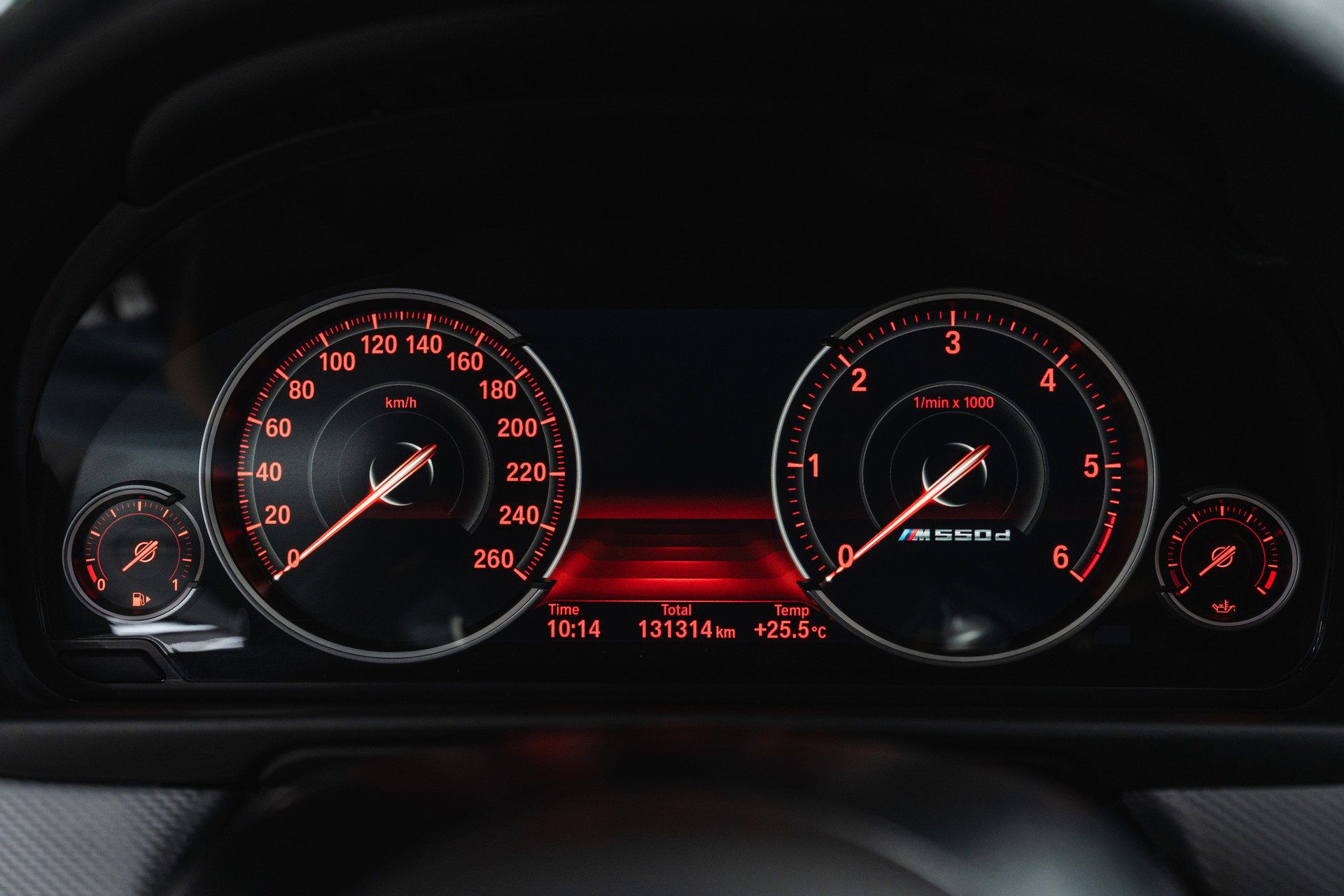 BMW M550d Touring xDrive Steptronic-image-13