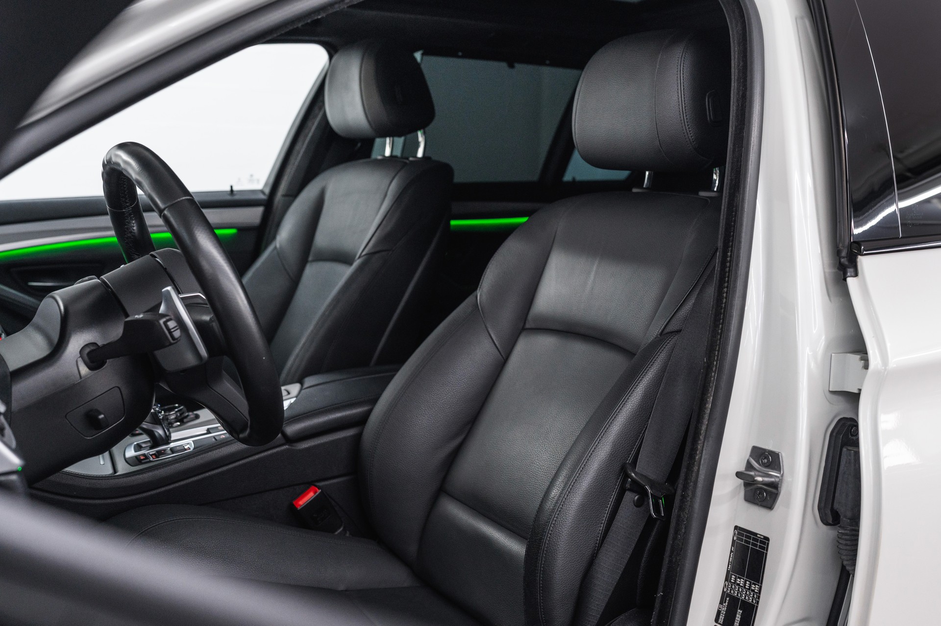 BMW M550d Touring xDrive Steptronic-image-8