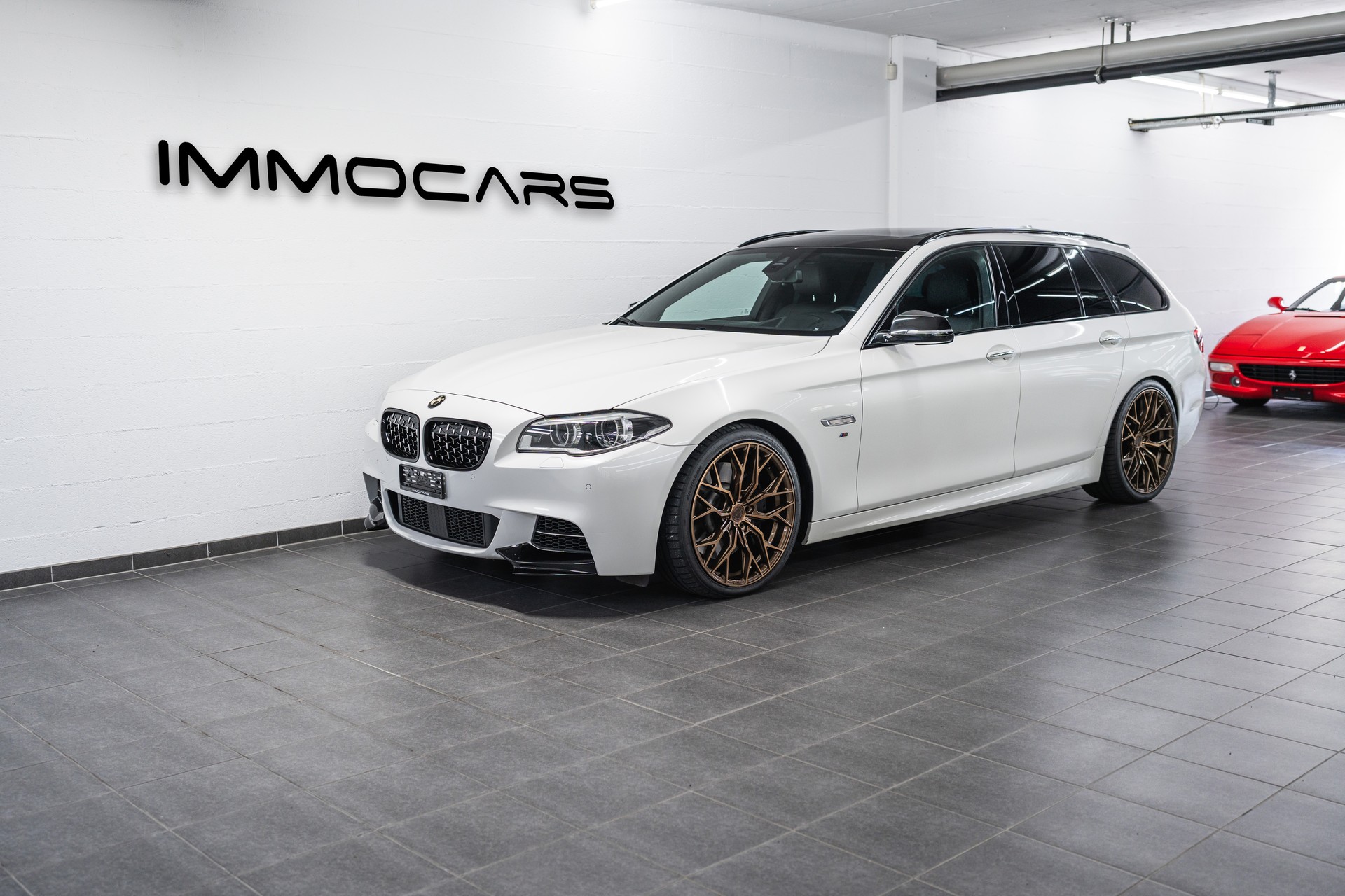 BMW M550d Touring xDrive Steptronic-image-0