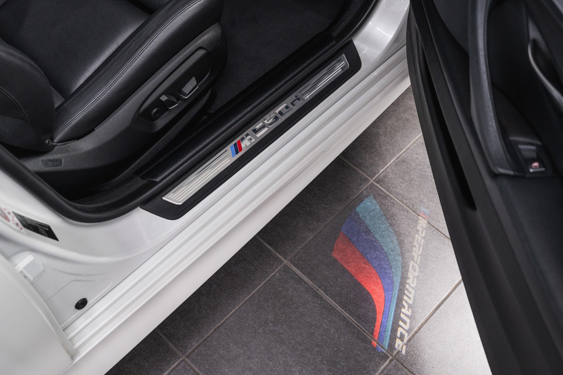 BMW M550d Touring xDrive Steptronic-image-16