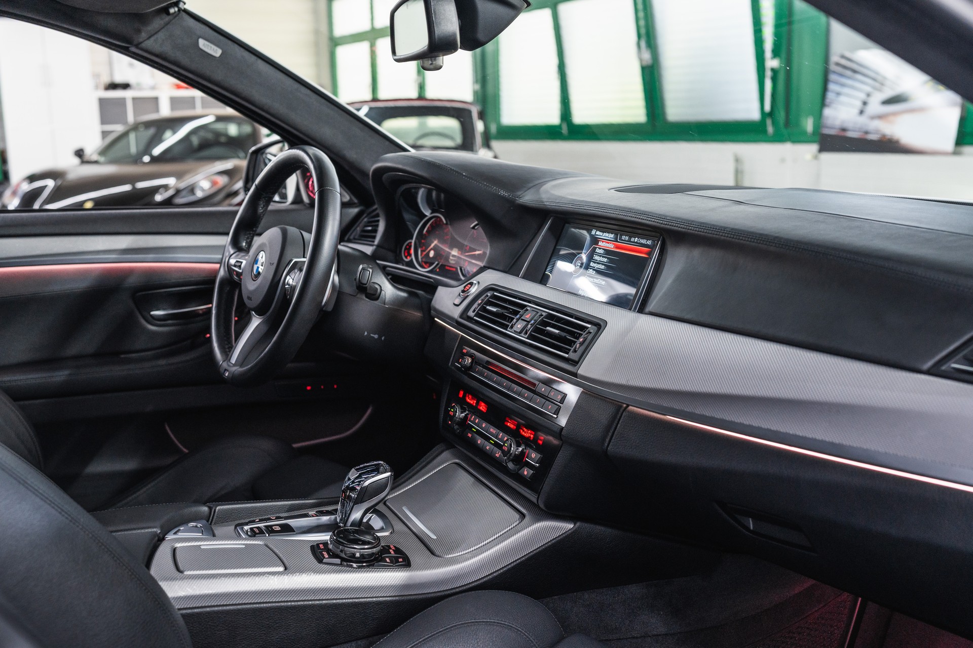 BMW M550d Touring xDrive Steptronic-image-10