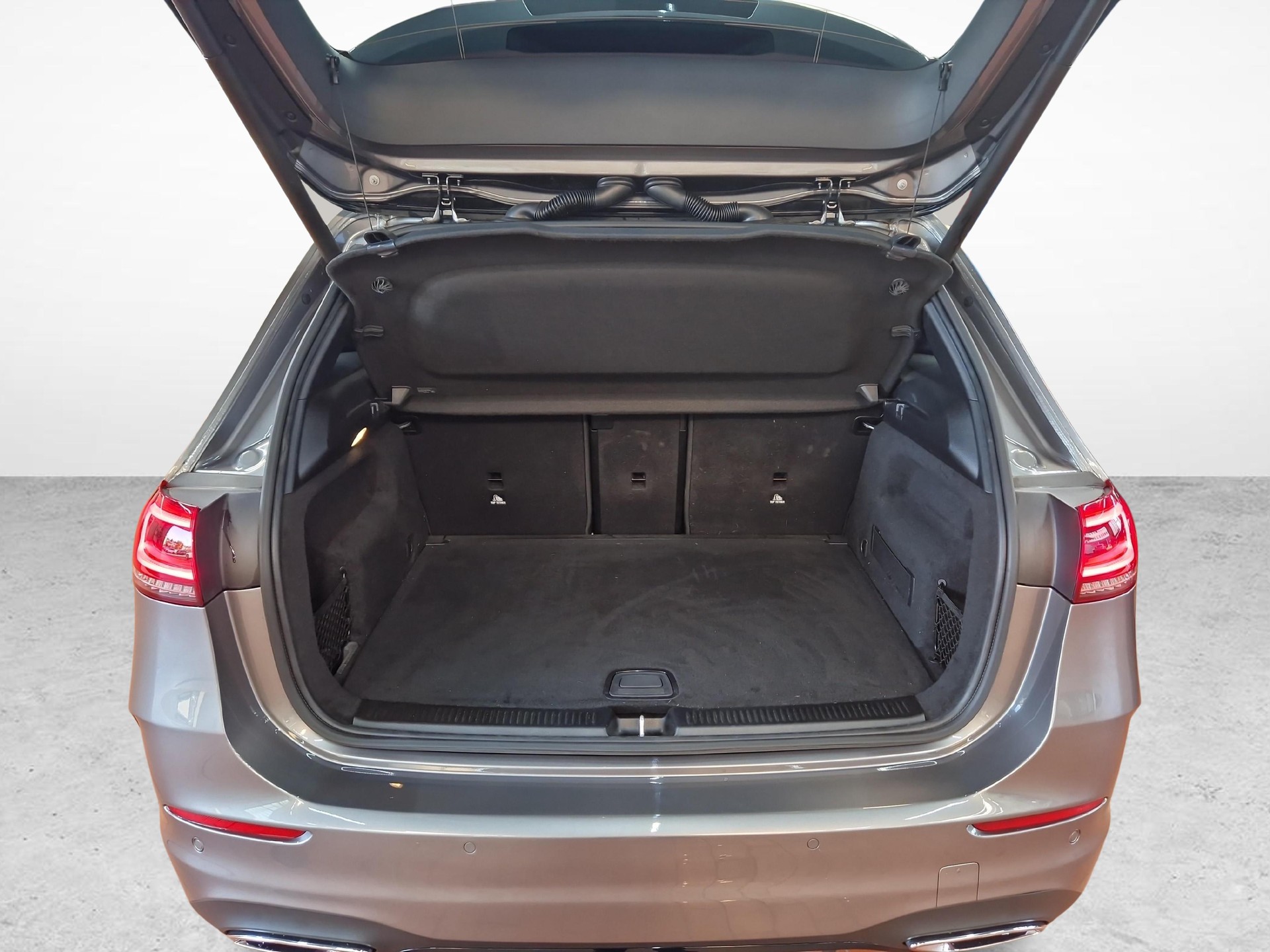 MERCEDES-BENZ B 200 AMG Line-image-9