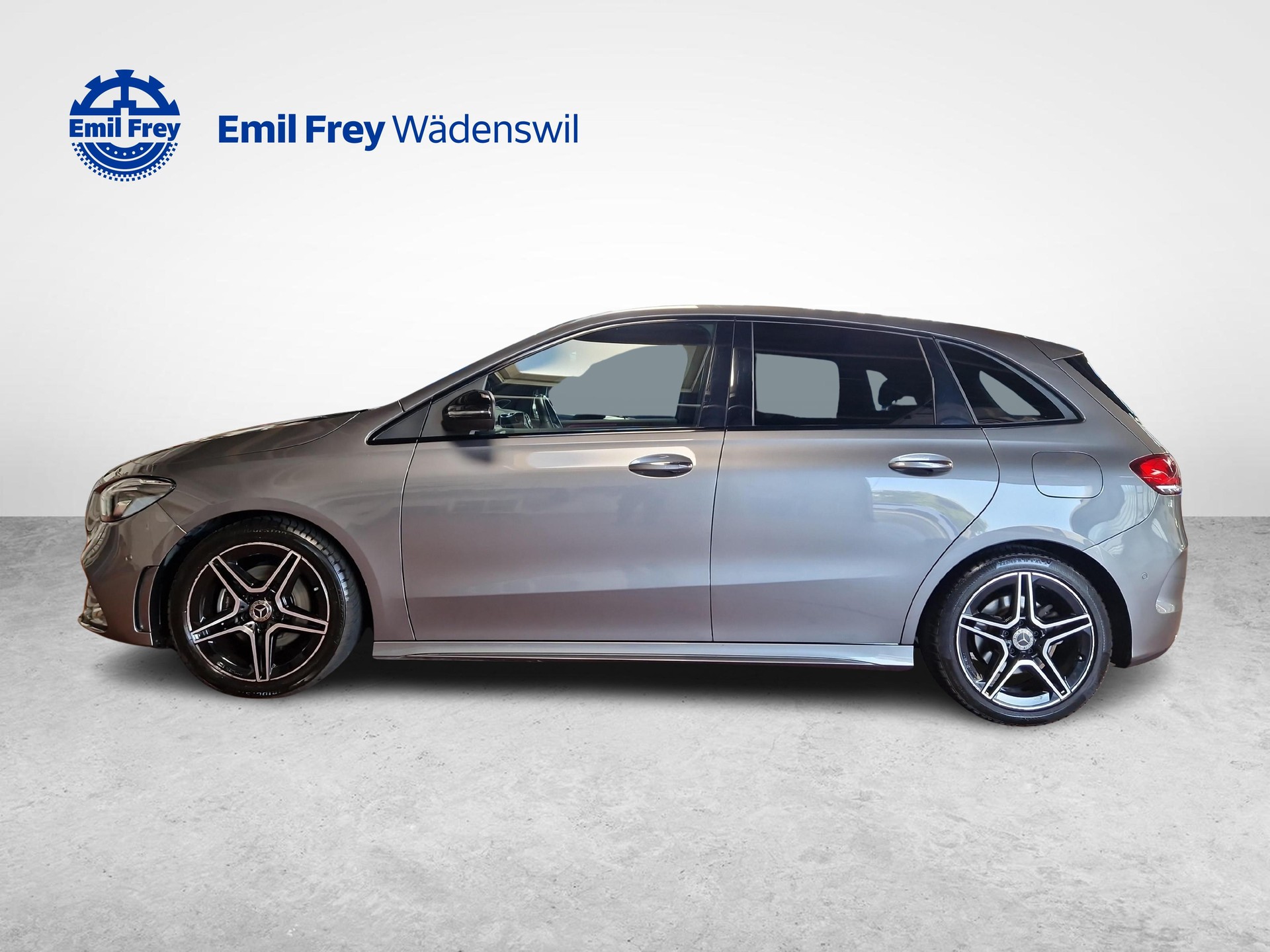 MERCEDES-BENZ B 200 AMG Line-image-1