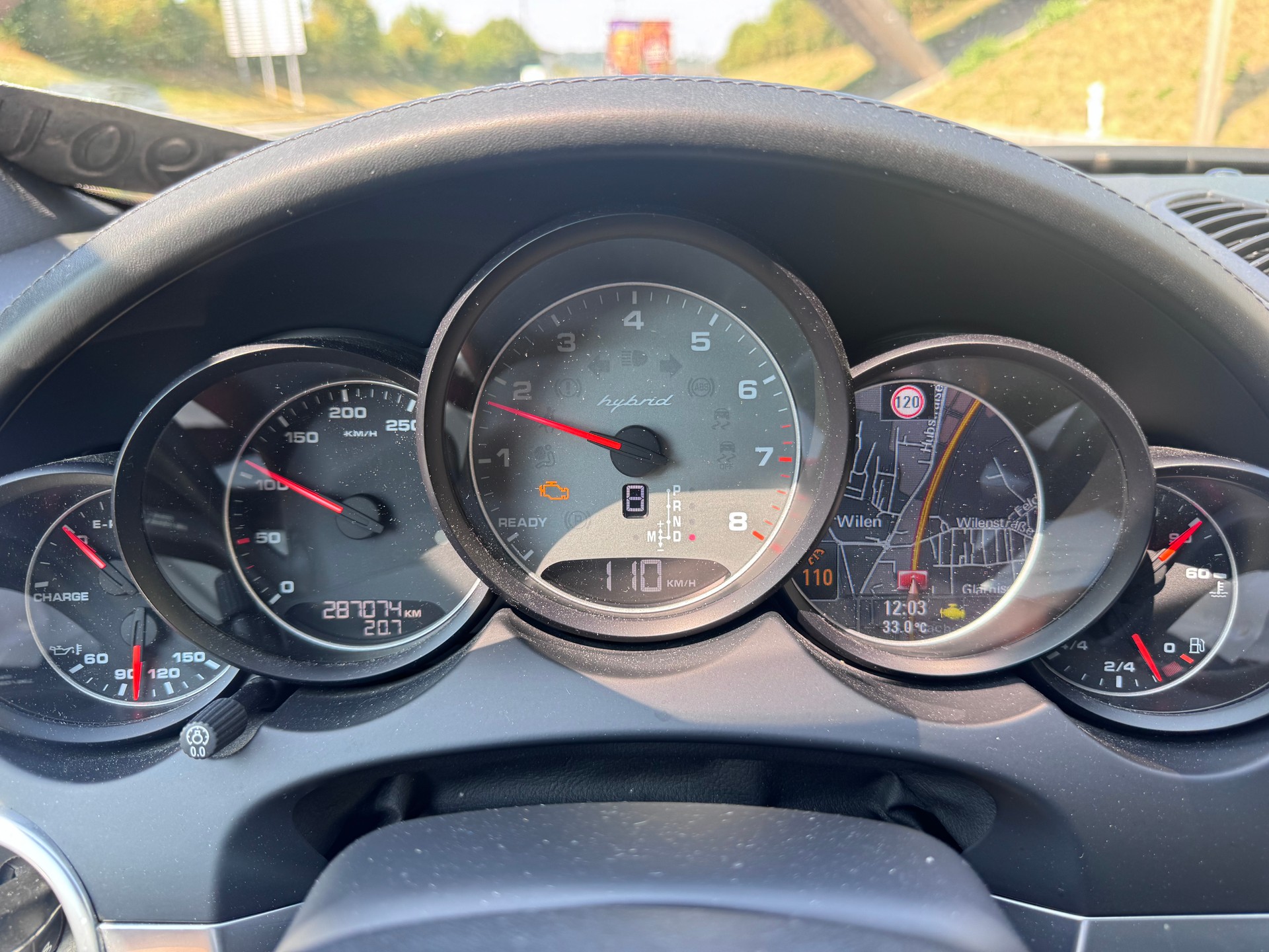 PORSCHE Cayenne S Hybrid-image-8