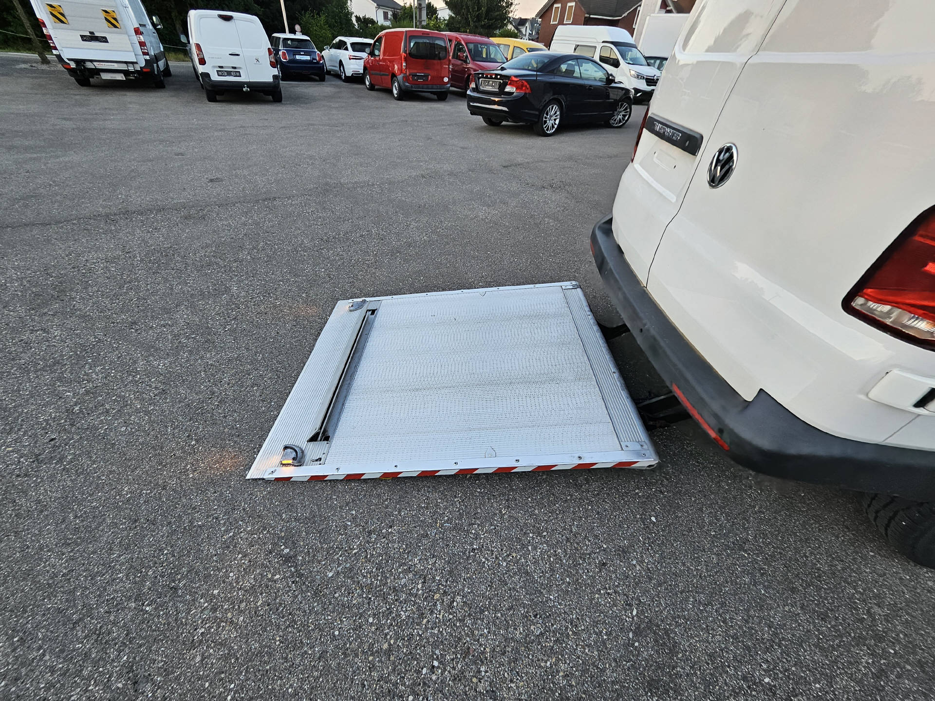 VW T6.1 Kaw. 3400 2.0 TDI 150 * Hochdach * Hebebühne * Nutzlast von 1'100KG * Automat *-image-13
