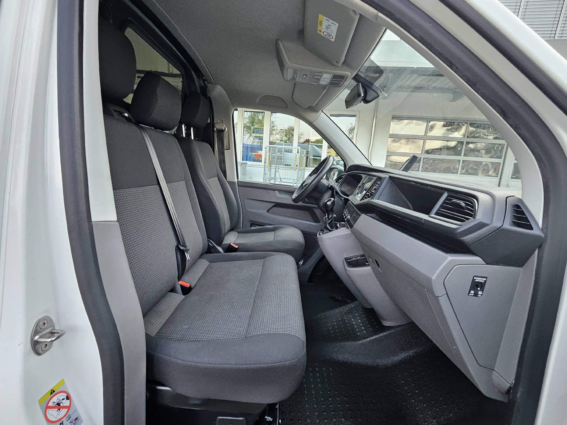 VW T6.1 Kaw. 3400 2.0 TDI 150 * Hochdach * Hebebühne * Nutzlast von 1'100KG * Automat *-image-11