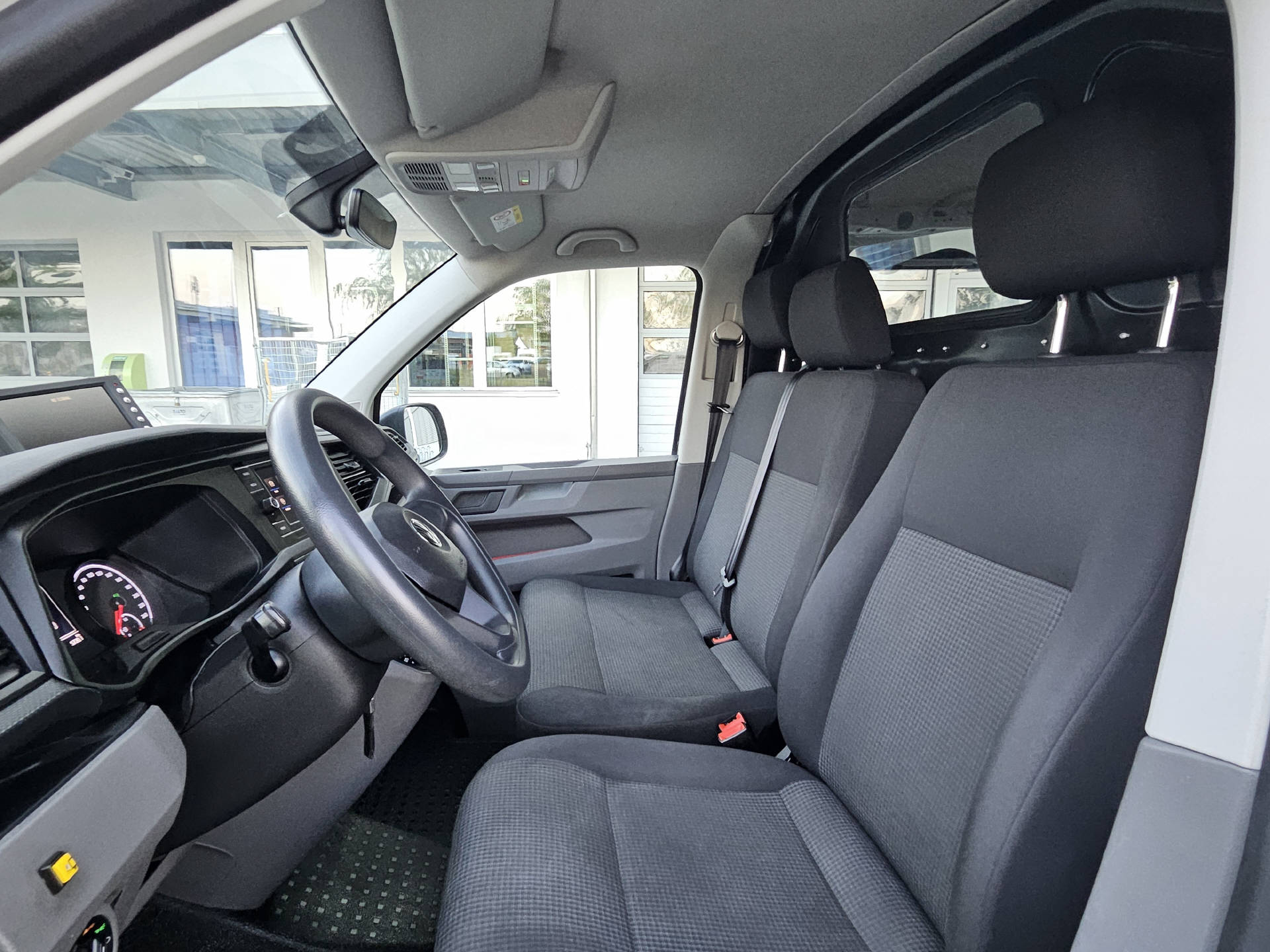 VW T6.1 Kaw. 3400 2.0 TDI 150 * Hochdach * Hebebühne * Nutzlast von 1'100KG * Automat *-image-8